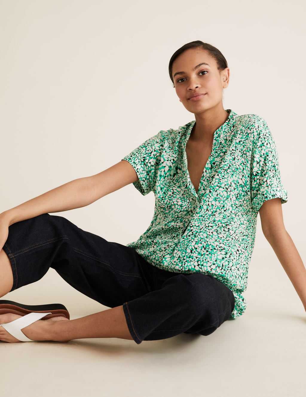 Printed V-Neck Short Sleeve Tunic 3 of 5