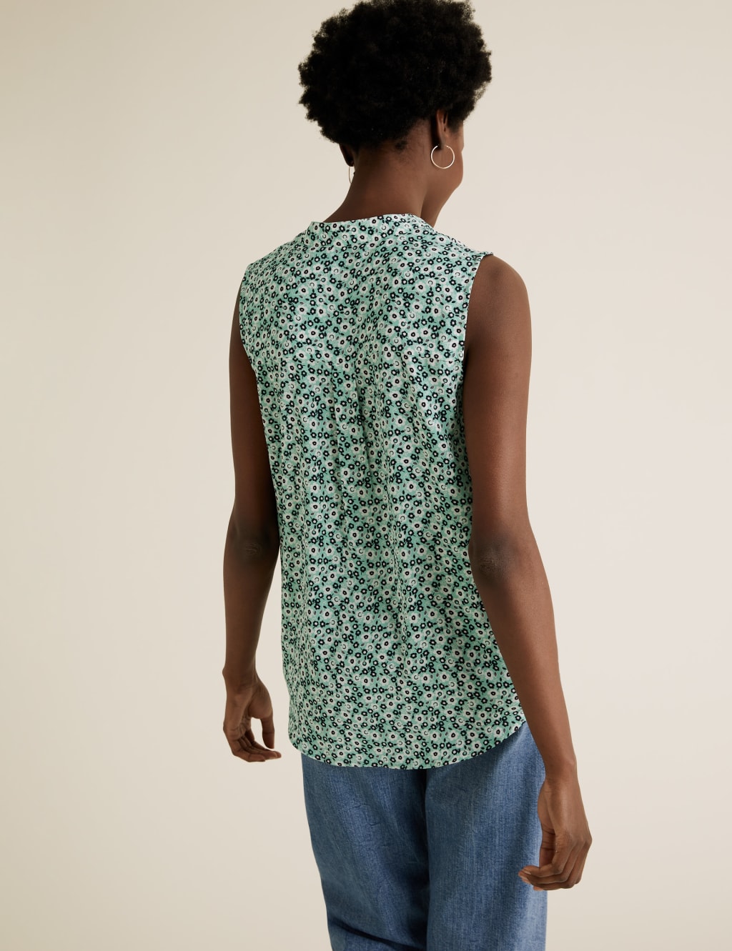 Ditsy Floral V-Neck Sleeveless Shell Top 4 of 5
