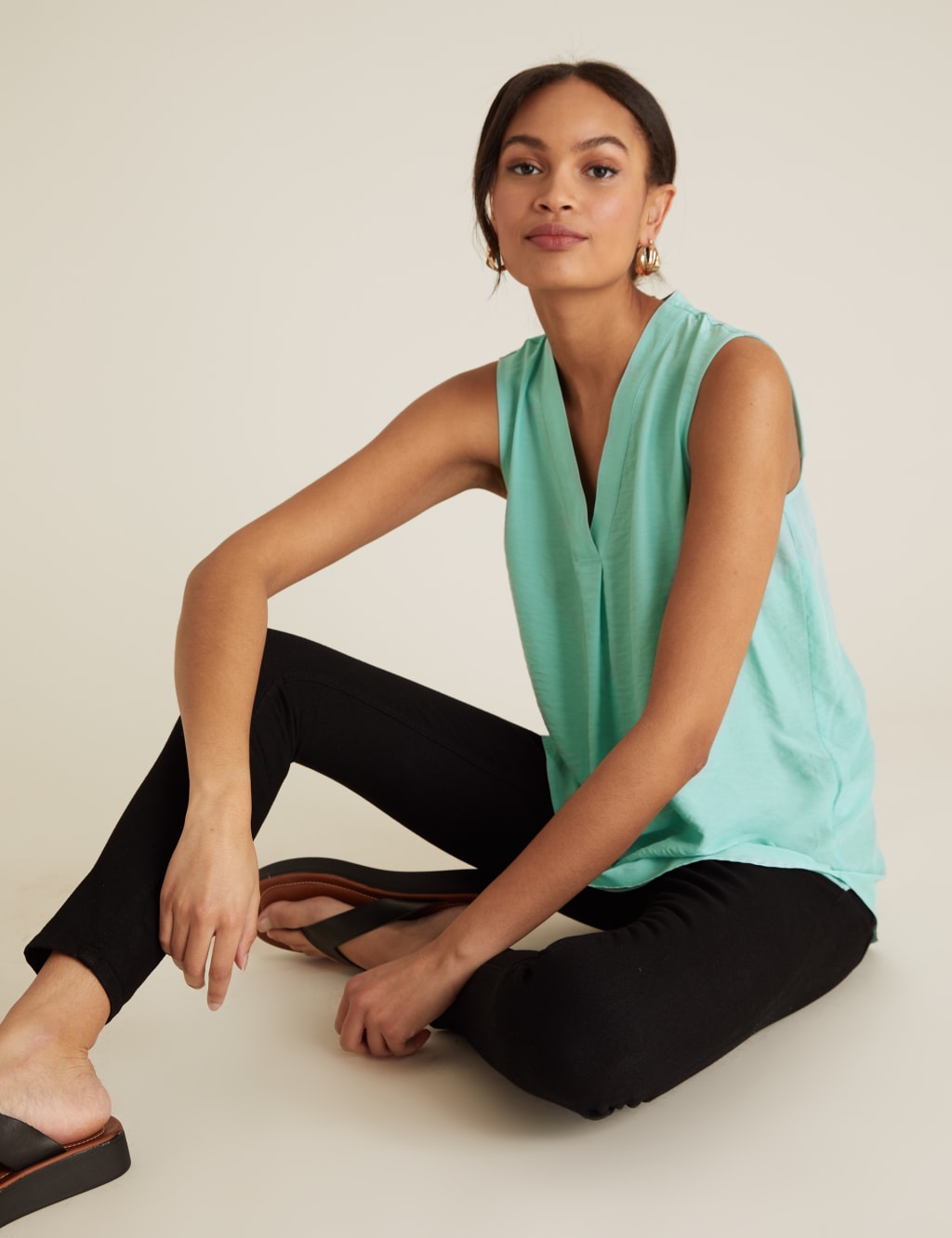 V-Neck Sleeveless Shell Top 4 of 5