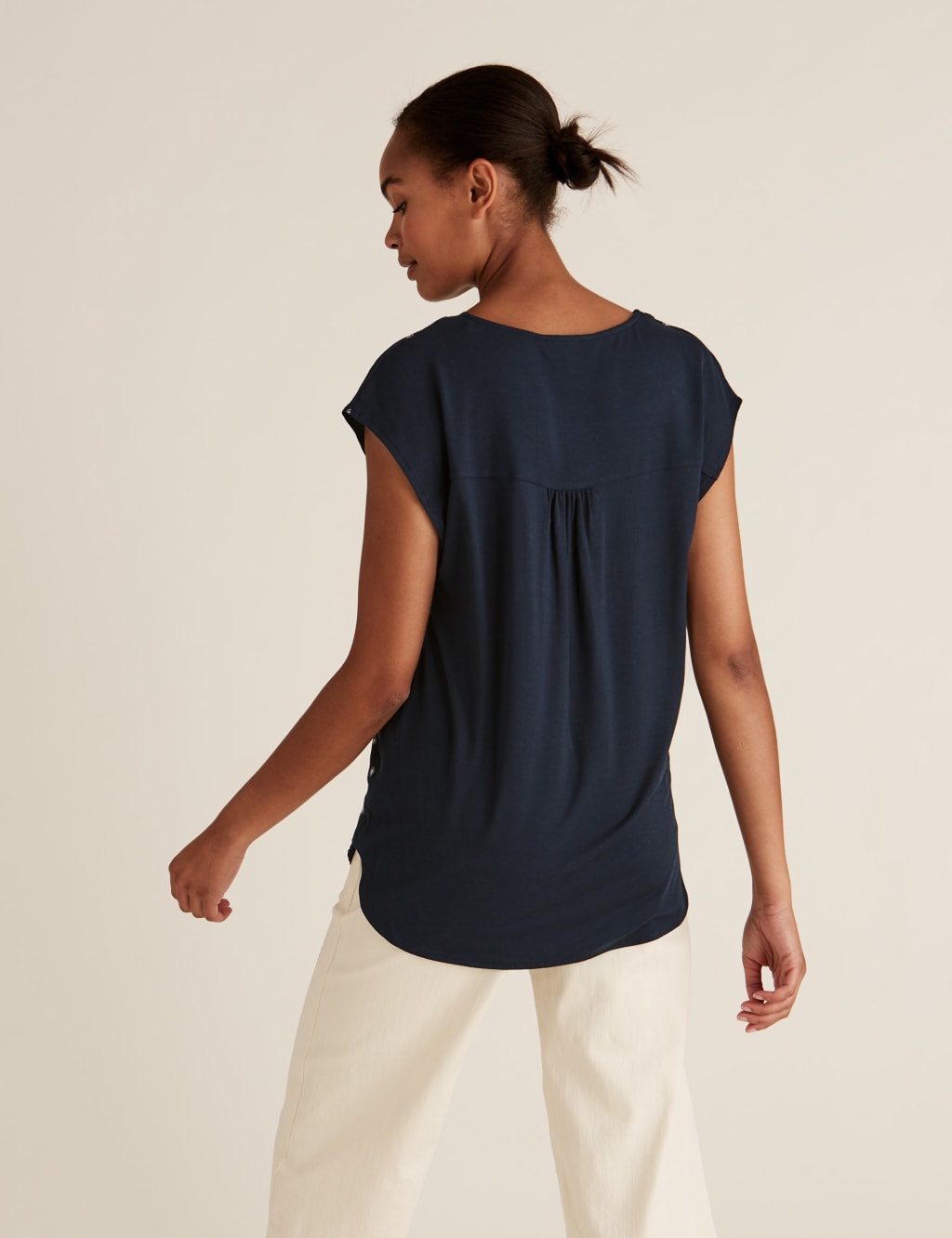 Spot Print V-Neck Longline Short Sleeve Top 4 of 4