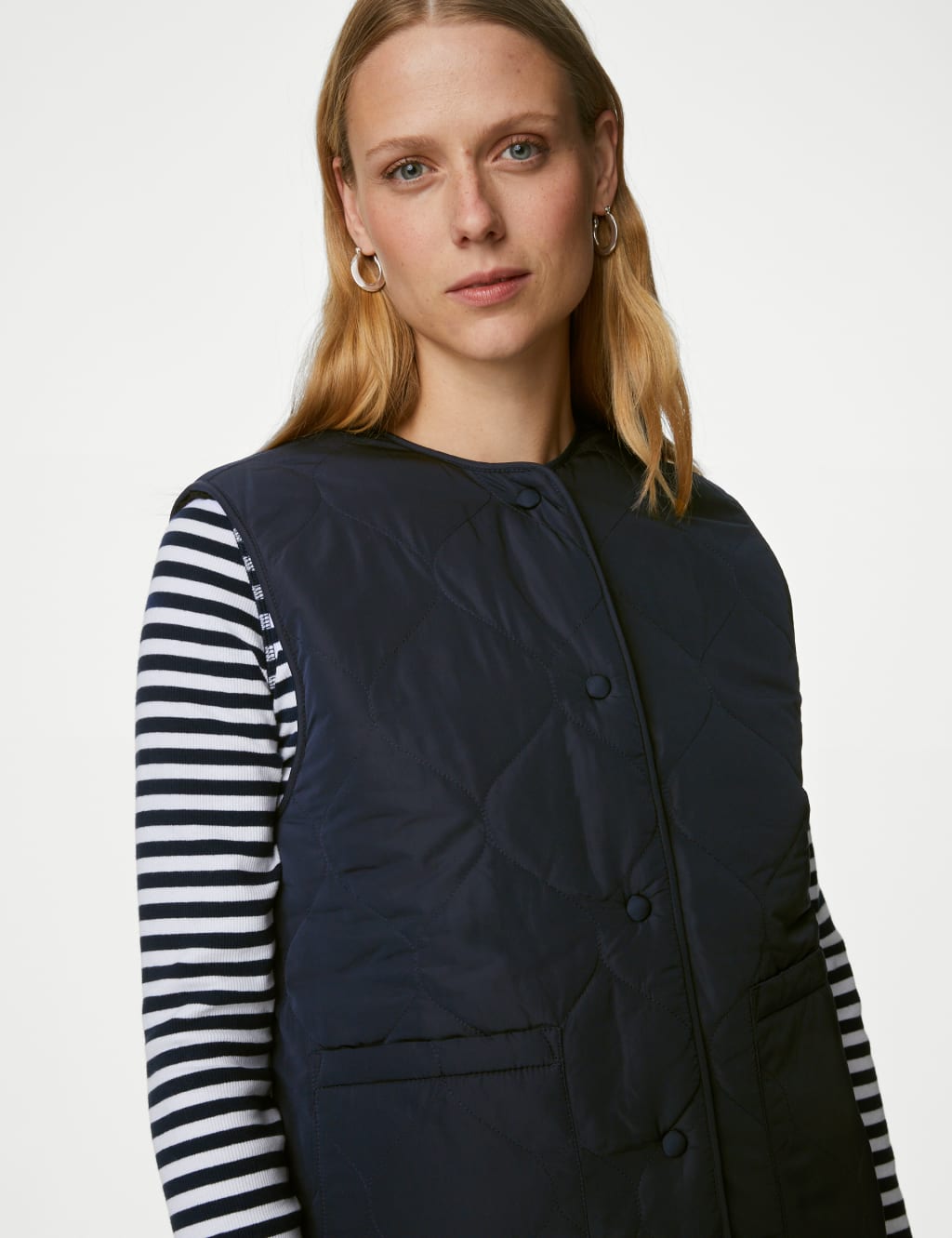 Quilted Reversible Borg Lined Gilet 6 of 10