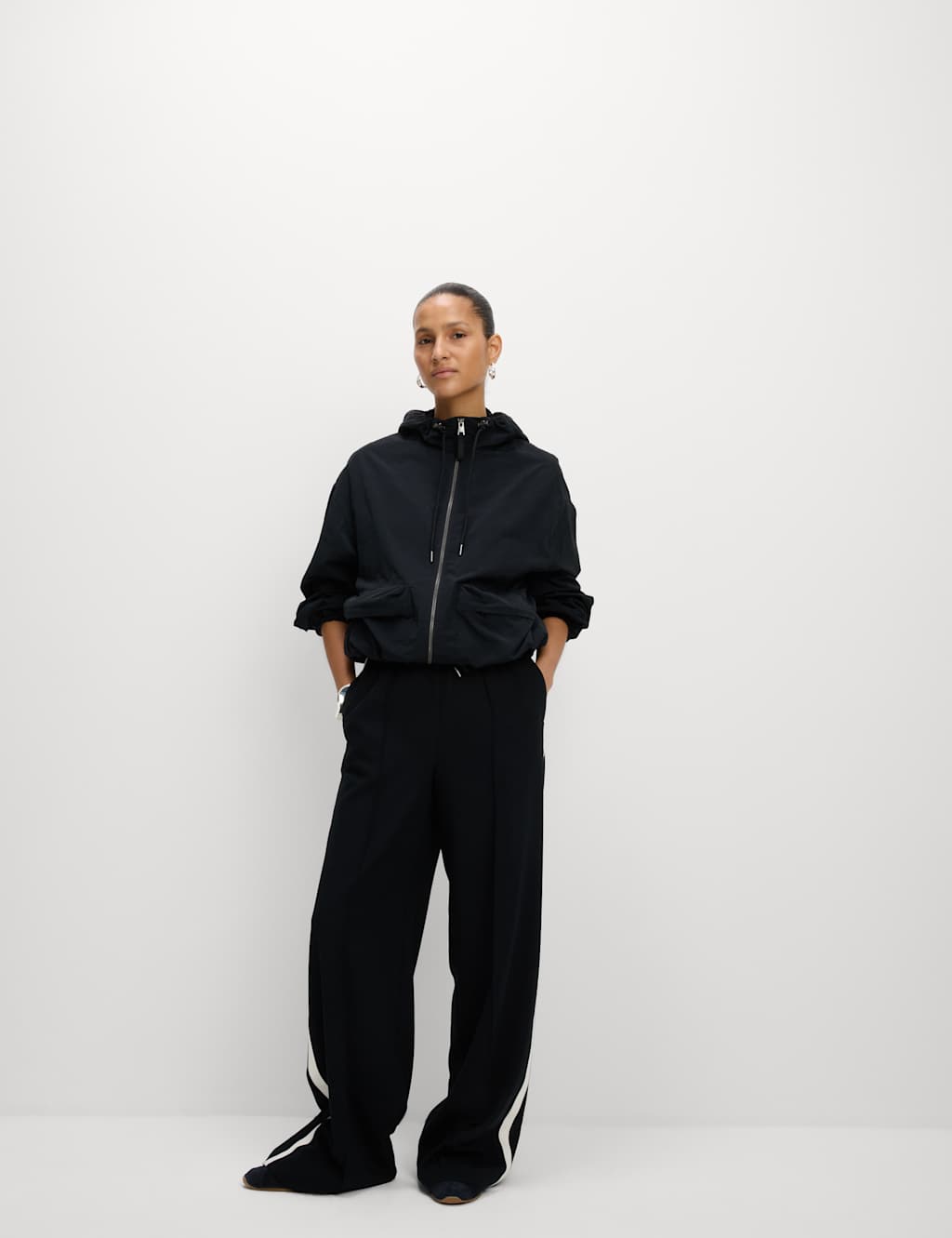 Lightweight Hooded Rain Jacket 3 of 7