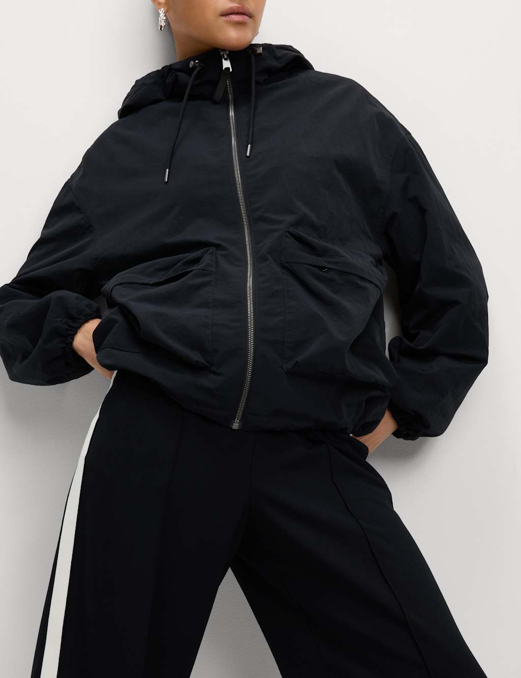 Lightweight Hooded Rain Jacket 4 of 7