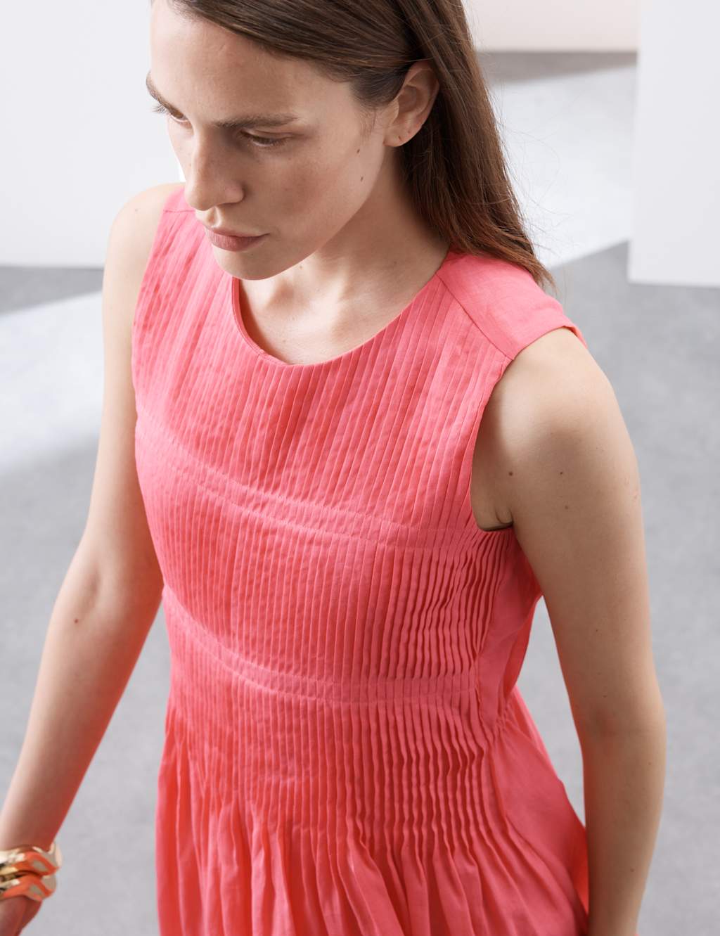 Pure Ramie Round Neck Pintuck Midi Shirred Dress 4 of 6