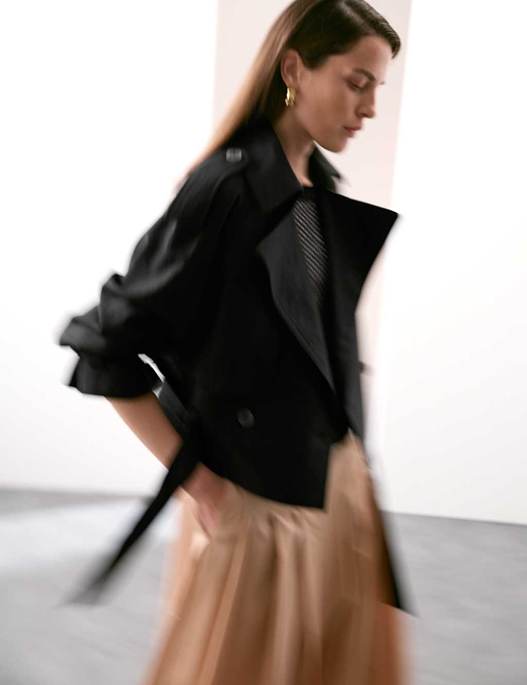 Linen Blend Cropped Trench Coat 5 of 7