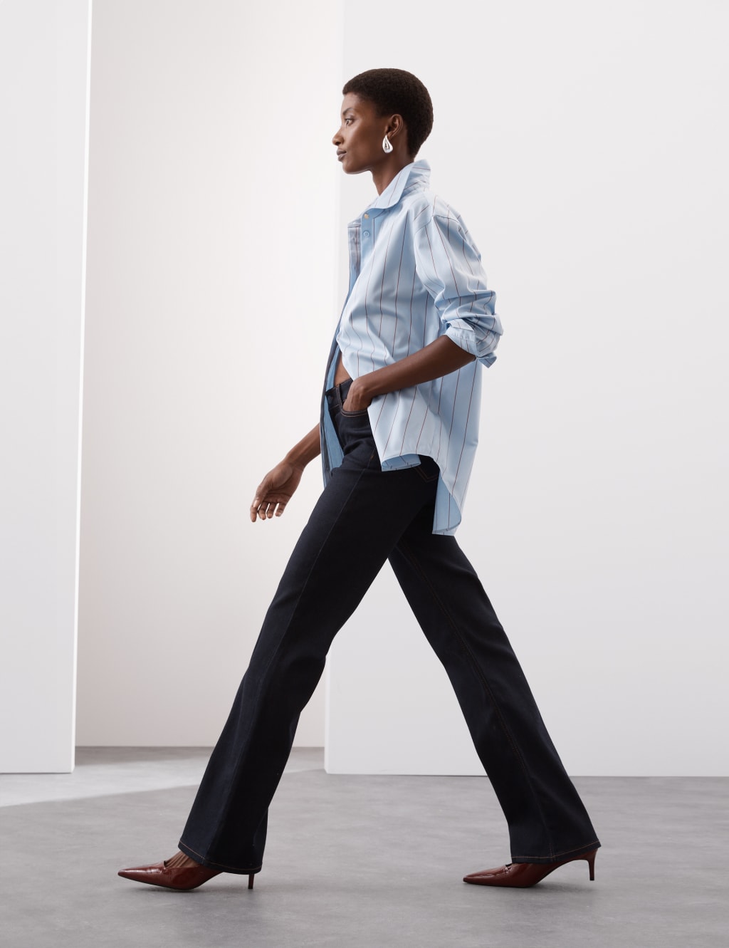 High Waisted Flared Jeans 1 of 6