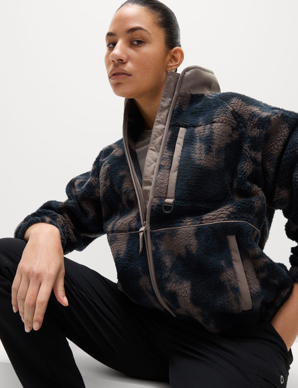 Black borg zip up jacket outlet
