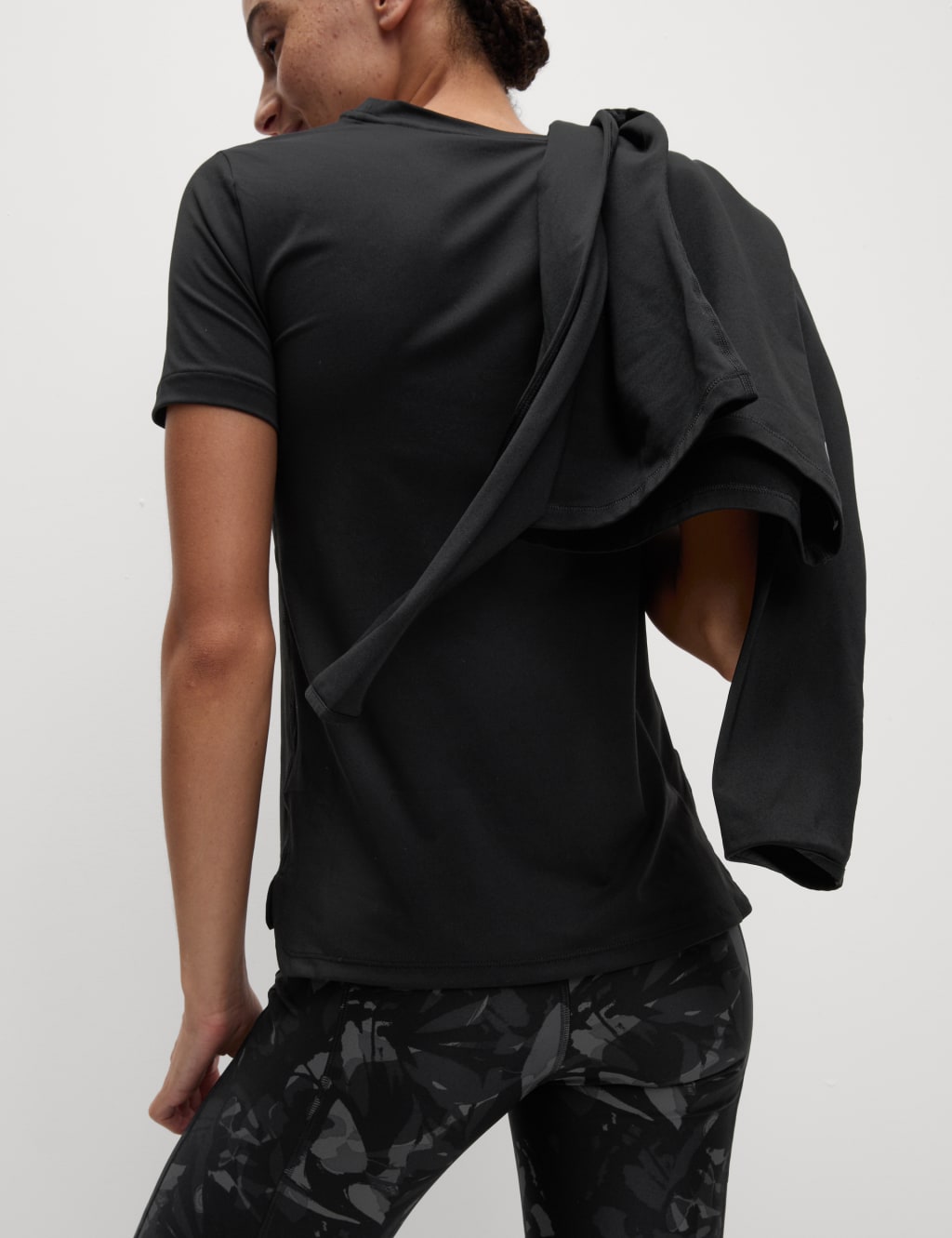 Scoop Neck Fitted T-Shirt 4 of 6