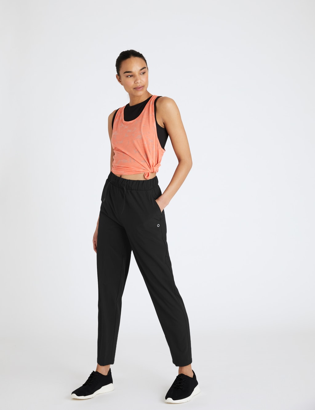 Woven Relaxed Tapered 7/8 Walking Trousers 3 of 8