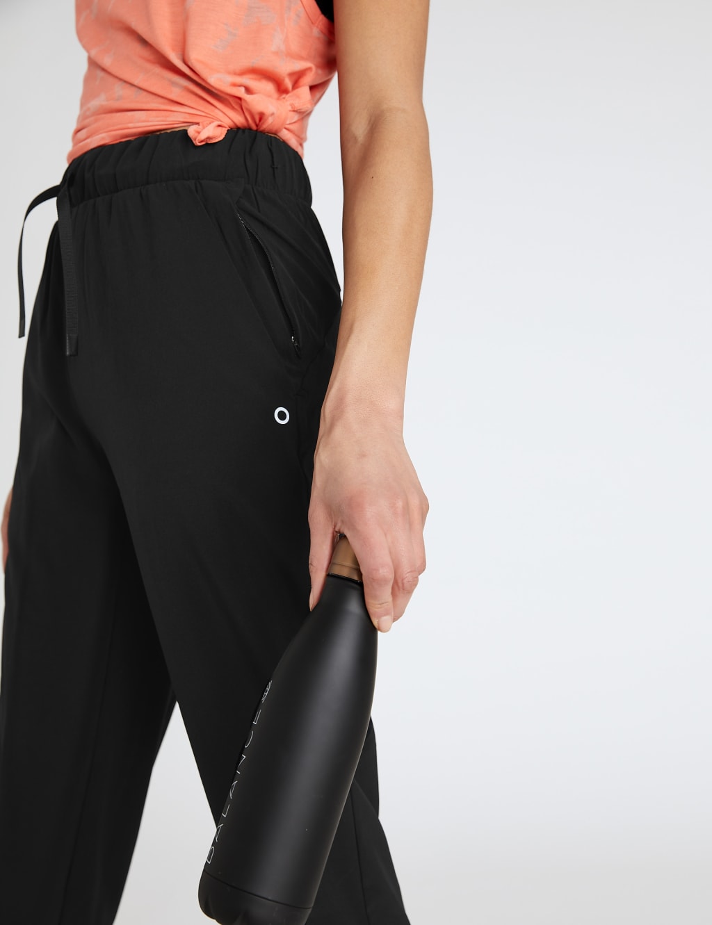 Woven Relaxed Tapered 7/8 Walking Trousers 4 of 8