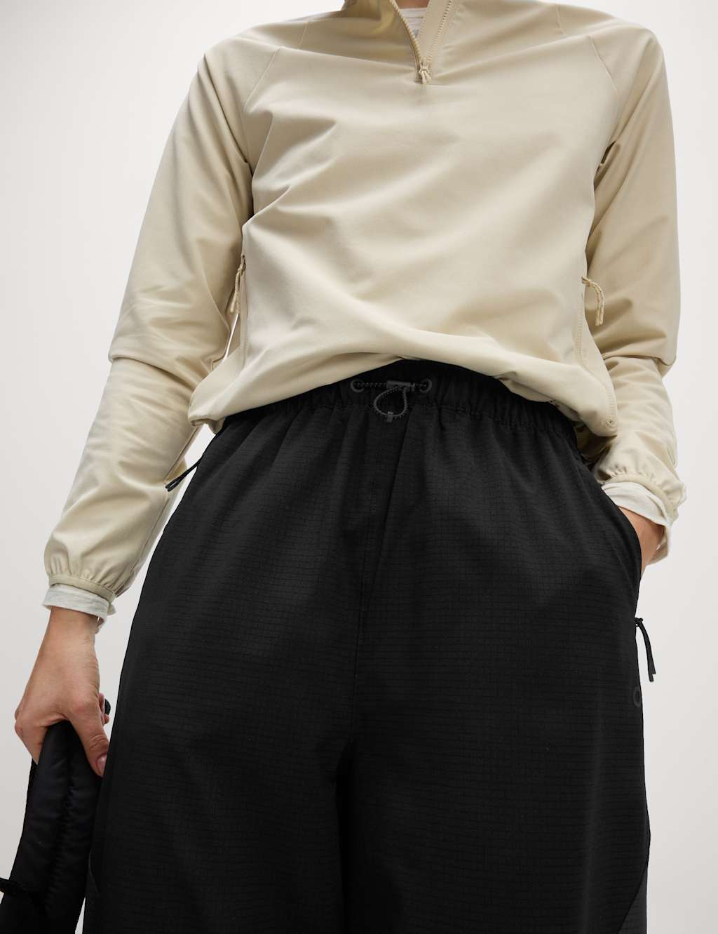 Woven Stormwear™ Relaxed Parachute Joggers 5 of 6