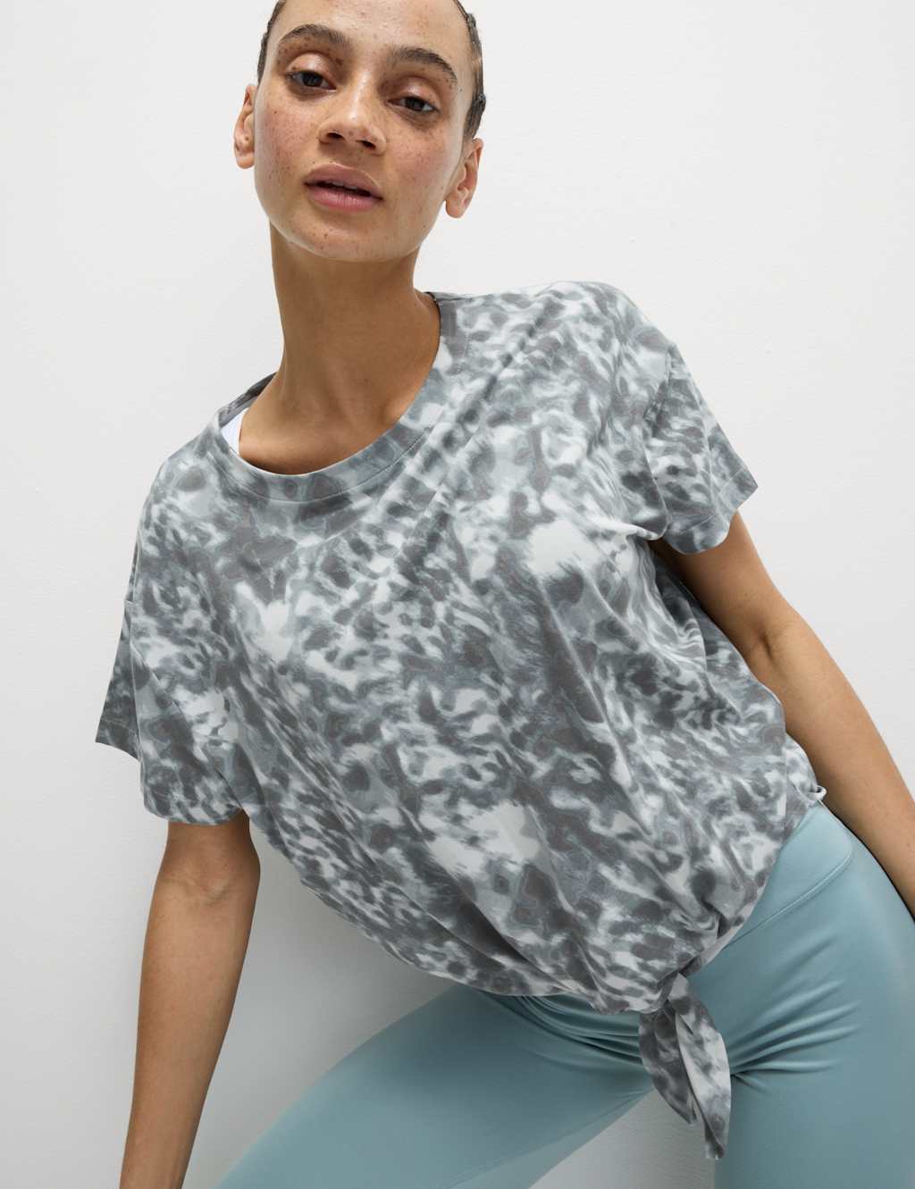 Cotton Blend Printed Tie Front Crop T-Shirt 3 of 6