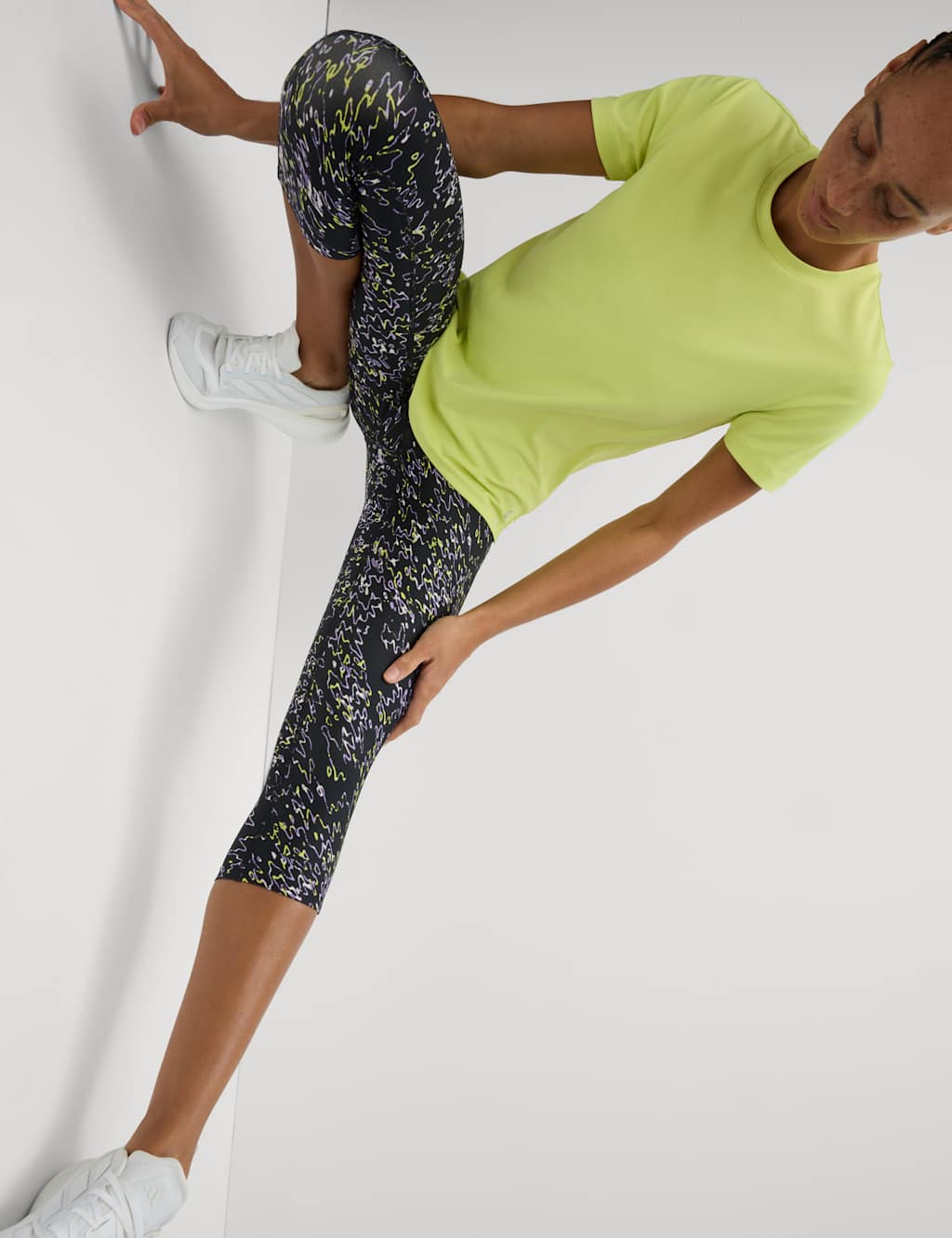 Go Move Printed Cropped Gym Leggings 7 of 8