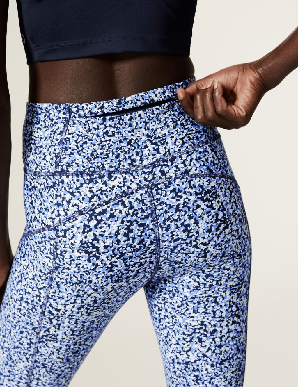 Go Move Printed Cropped Gym Leggings 7 of 8