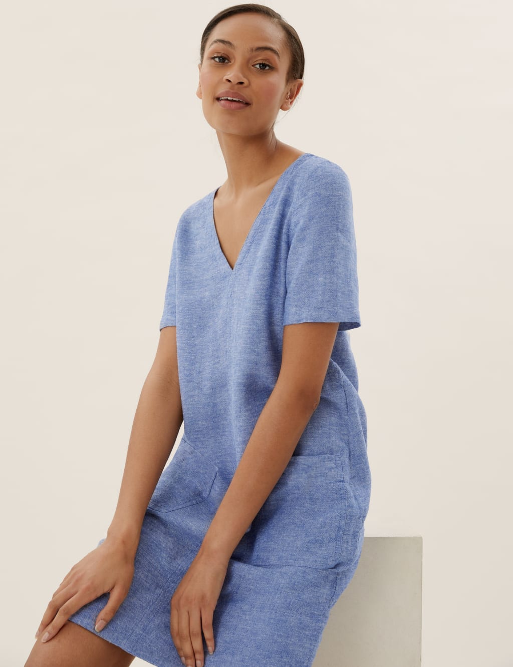 Linen Blend V-Neck Shift Dress 3 of 4