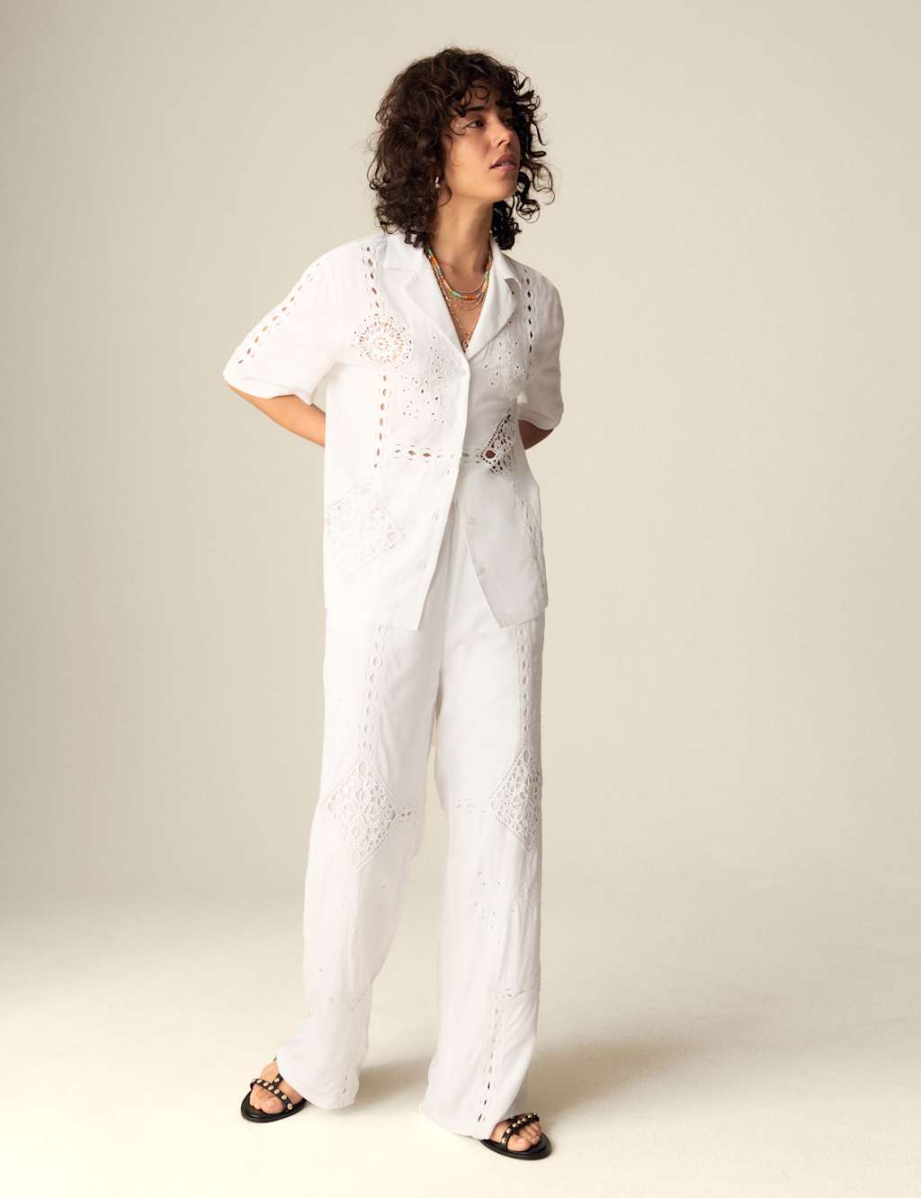 Emroidered Collared Relaxed Shirt with Linen 3 of 6