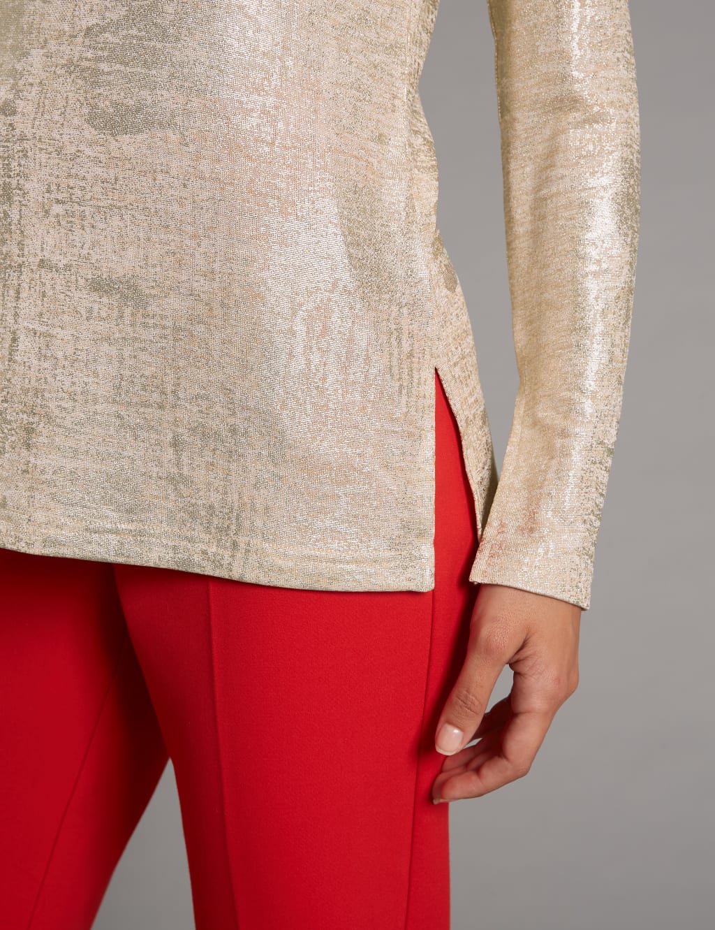Metallic Round Neck Long Sleeve T-Shirt 5 of 5