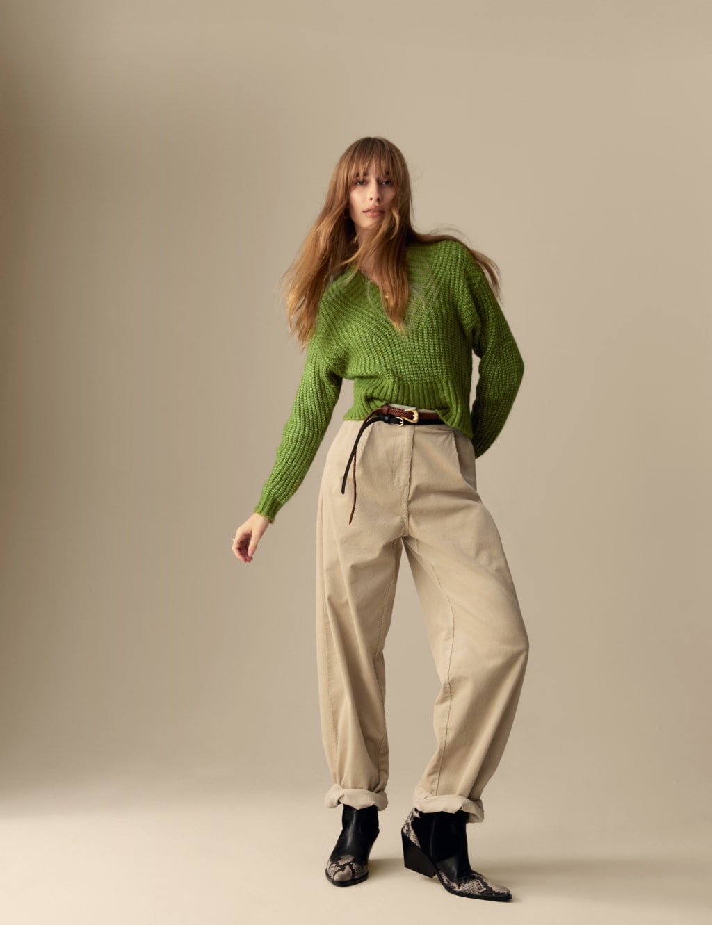 Ribbed V-Neck Puff Sleeve Jumper with Wool 3 of 7