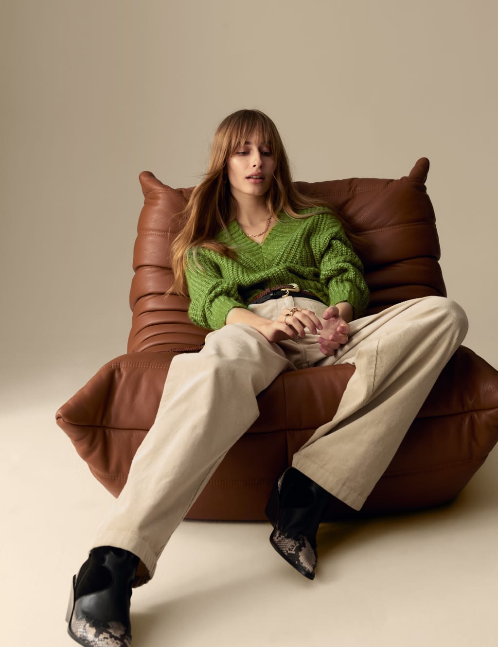 Ribbed V-Neck Puff Sleeve Jumper with Wool 6 of 7