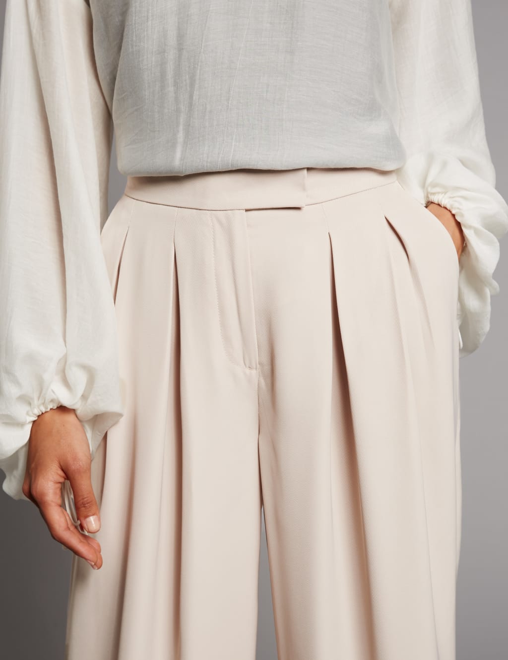 Pleated Ultra-Wide Leg Trousers 5 of 6