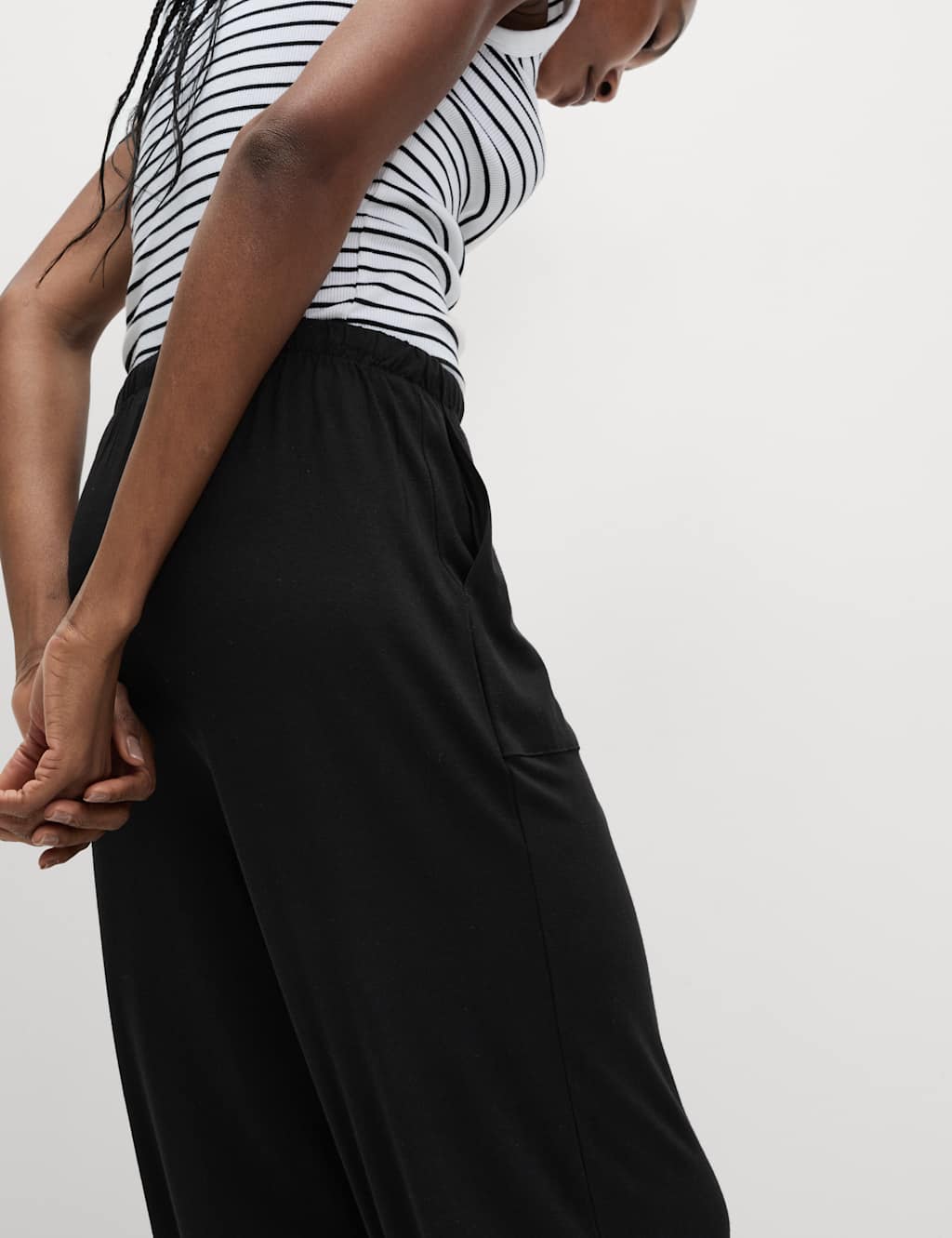 Jersey Drawstring Pintuck Tapered Trousers 3 of 5