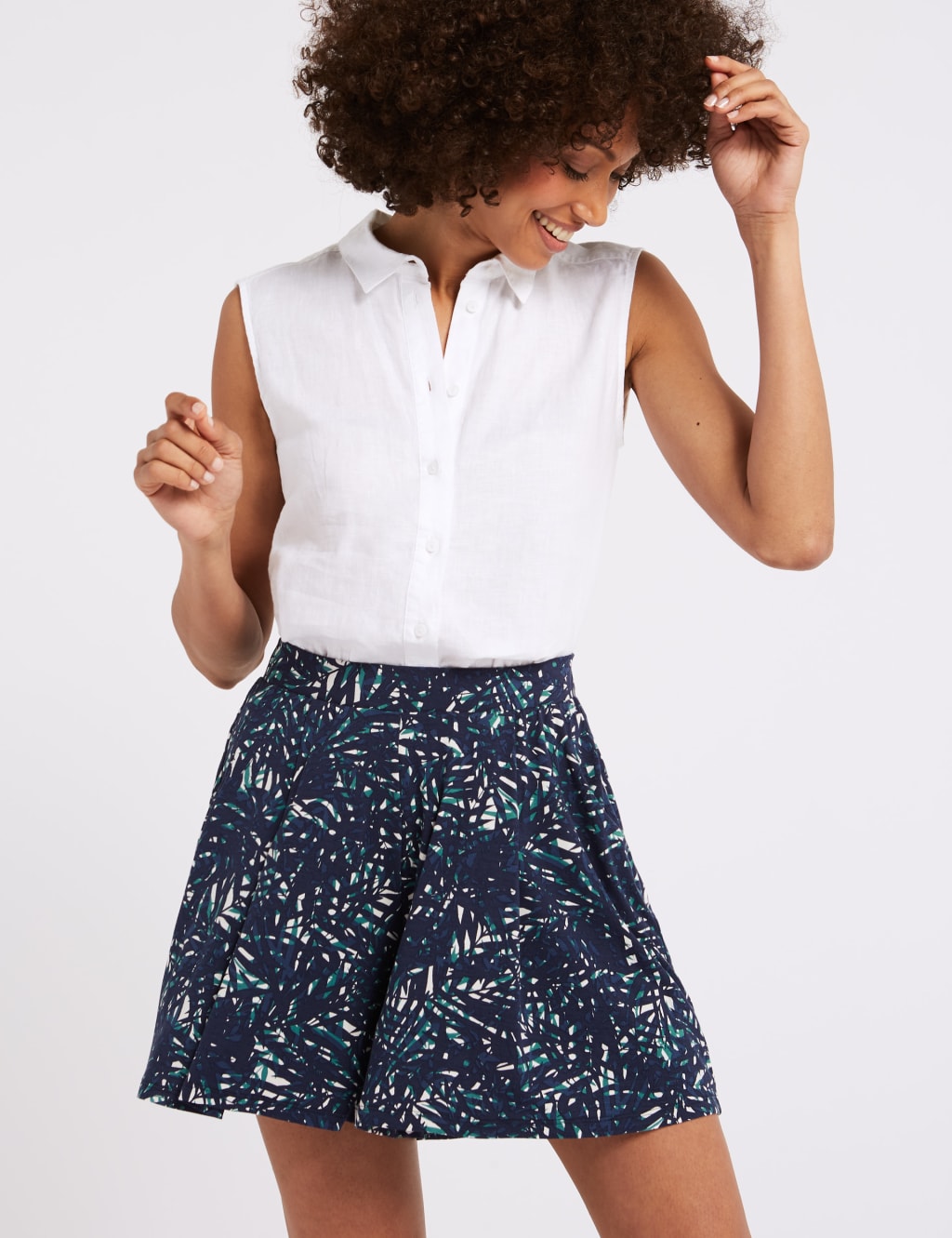 Leaf Print Jersey Flippy Shorts 3 of 5