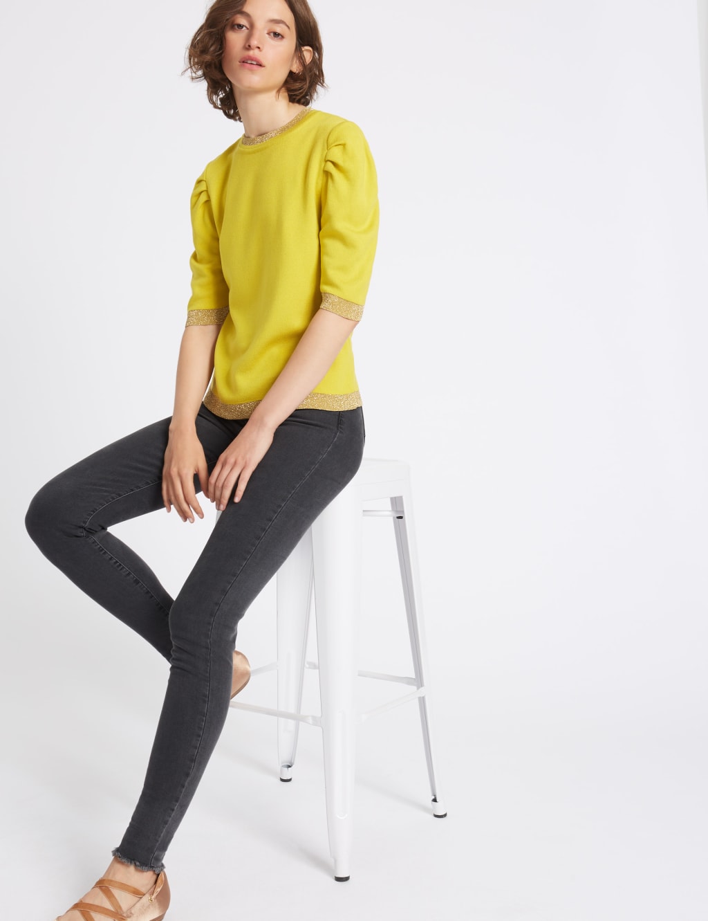 Frayed Hem Mid Rise Skinny Leg Jeans 3 of 6