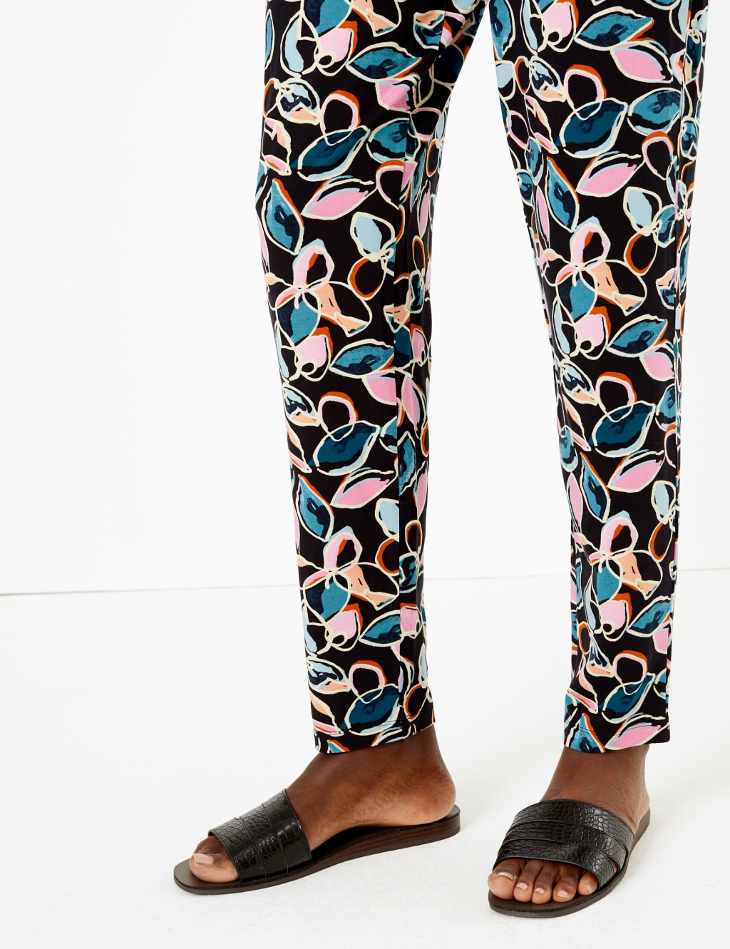 Printed Jersey Tapered Ankle Grazer Trousers 5 of 5
