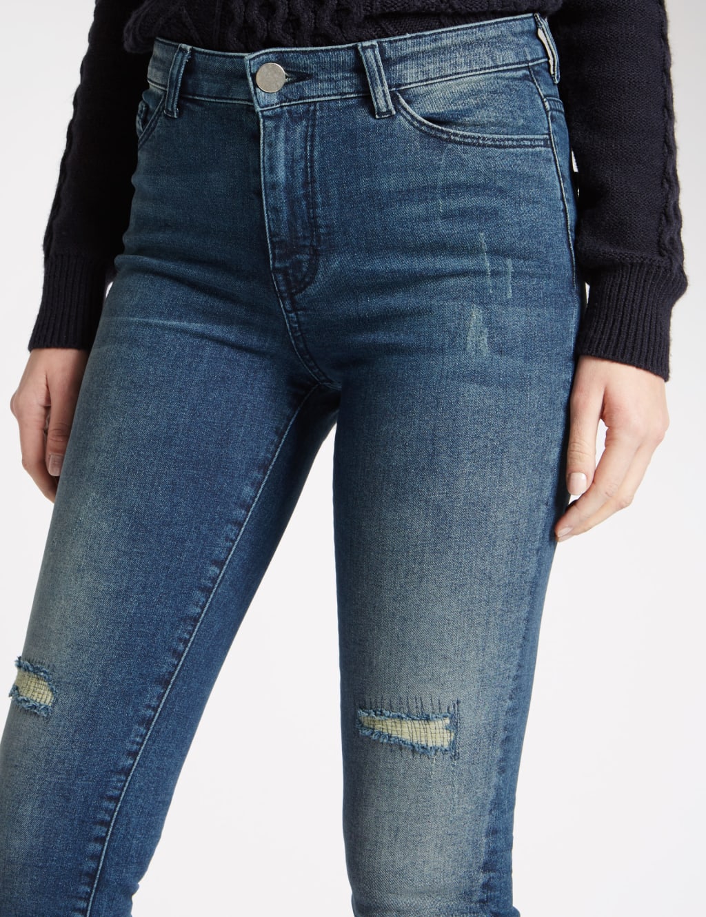 Uneven frayed hem jeans on sale