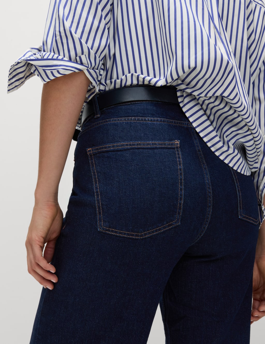 The Wide-Leg Jeans 5 of 5