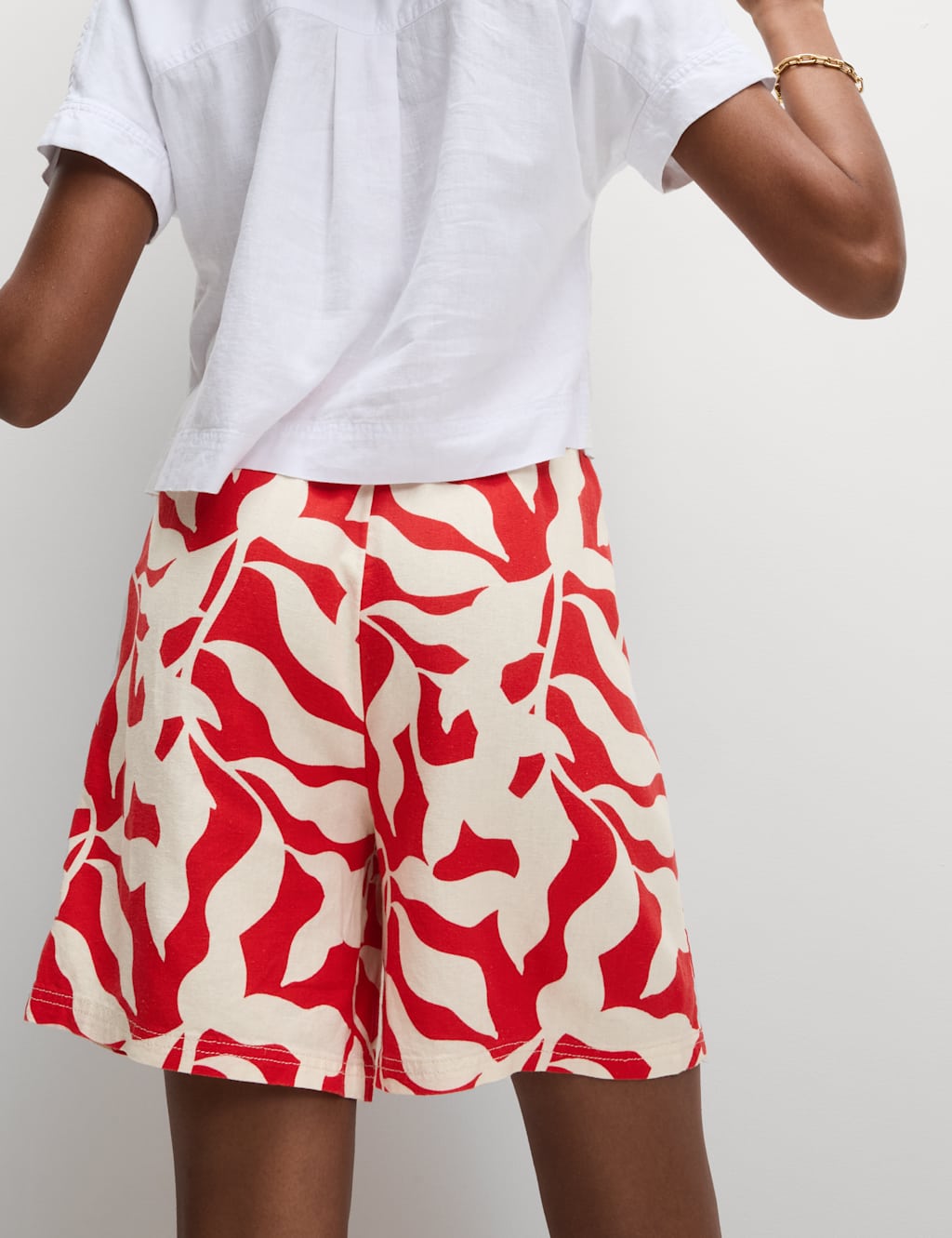 Linen Rich High Waisted Shorts 3 of 5