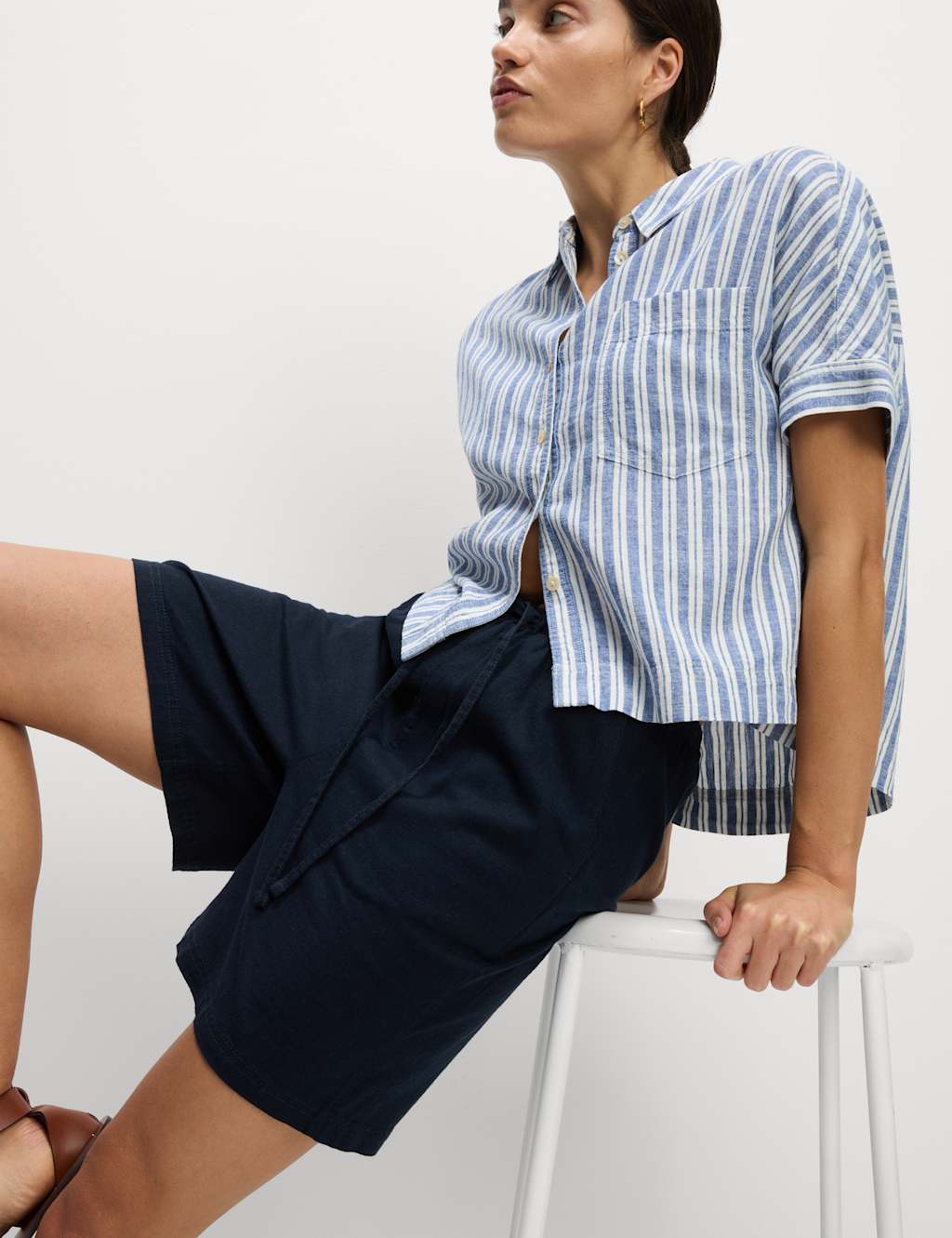 Linen Rich High Waisted Shorts 4 of 5