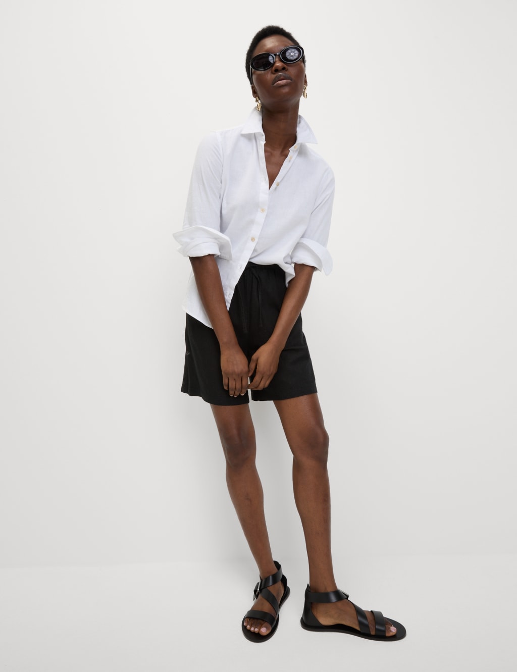 Linen Rich High Waisted Shorts 3 of 4