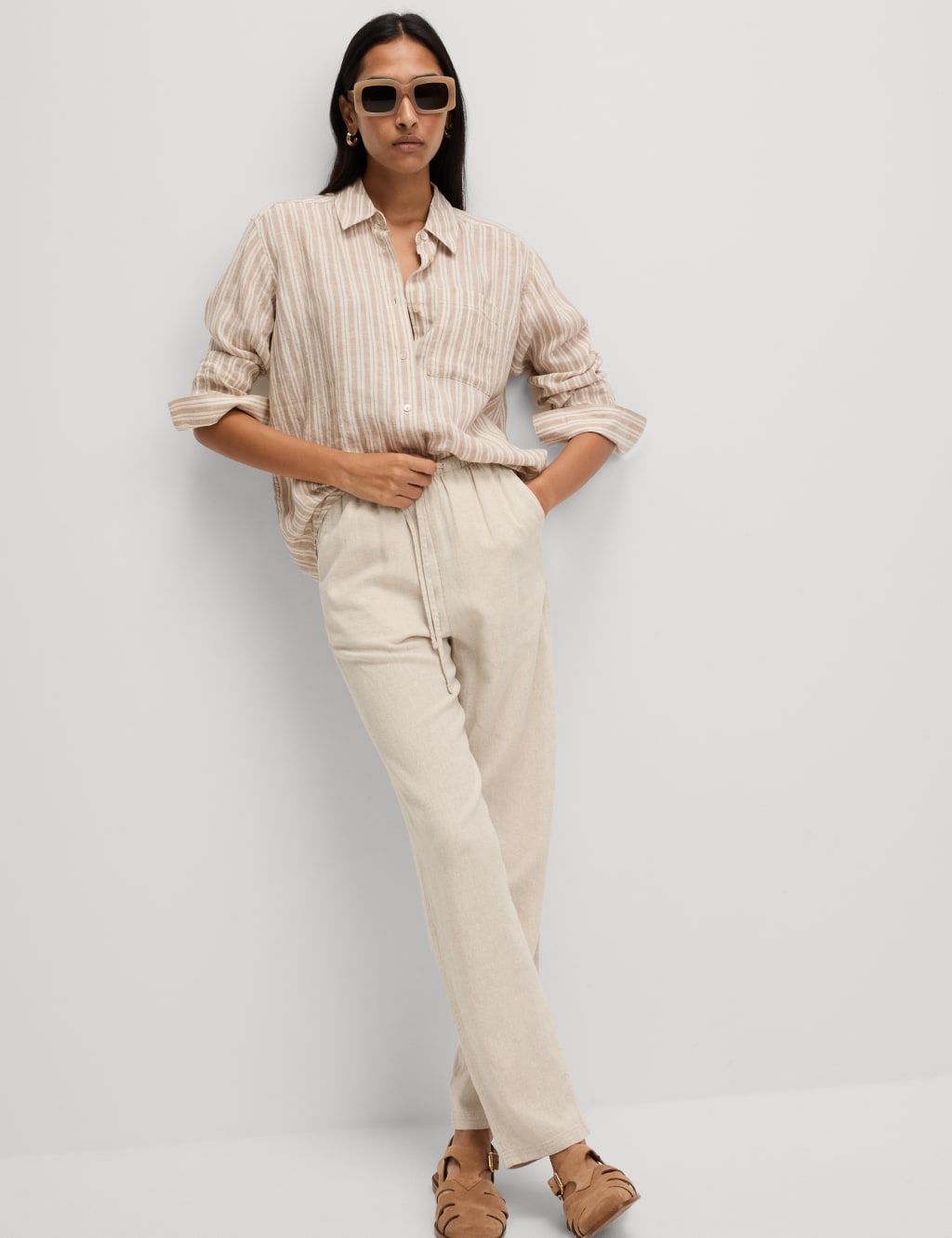 Linen-Rich Drawstring Tapered Trousers 3 of 6