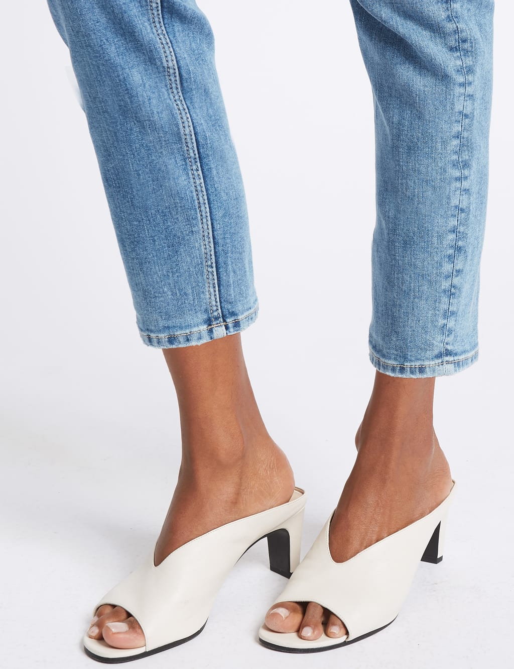 Relaxed Slim Leg Mid Rise Cropped Jeans 6 of 6