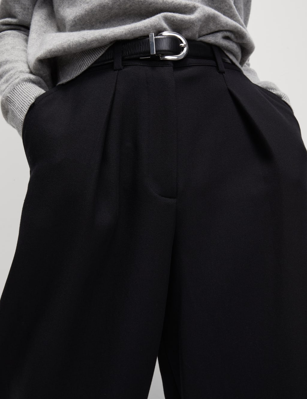 Barrel Leg Trousers 3 of 4