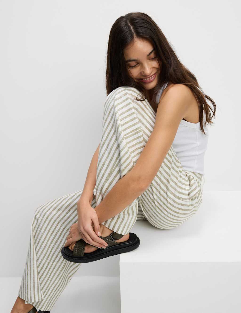 Linen Blend Striped Pleated Wide Leg Trousers 6 of 7
