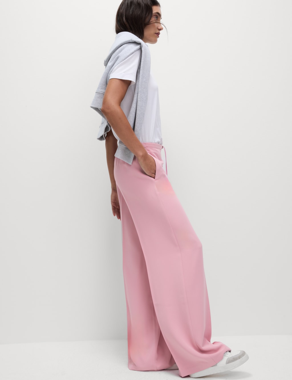 Crepe Elasticated Waist Wide Leg Trousers 3 of 5