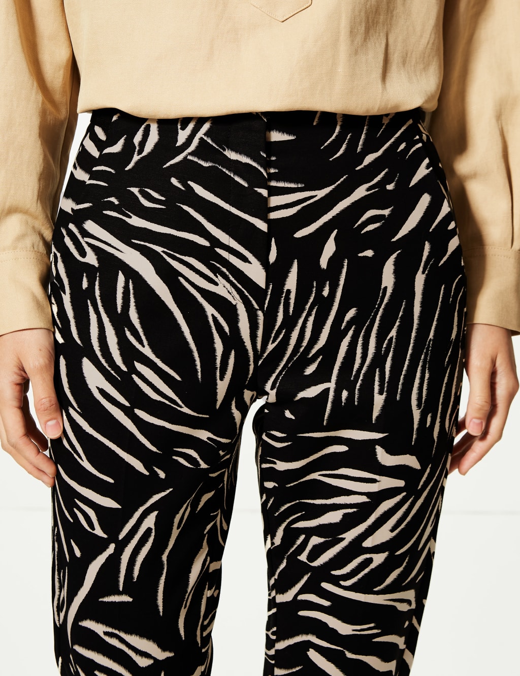 Mia Slim Animal Print Cropped Trousers 4 of 5
