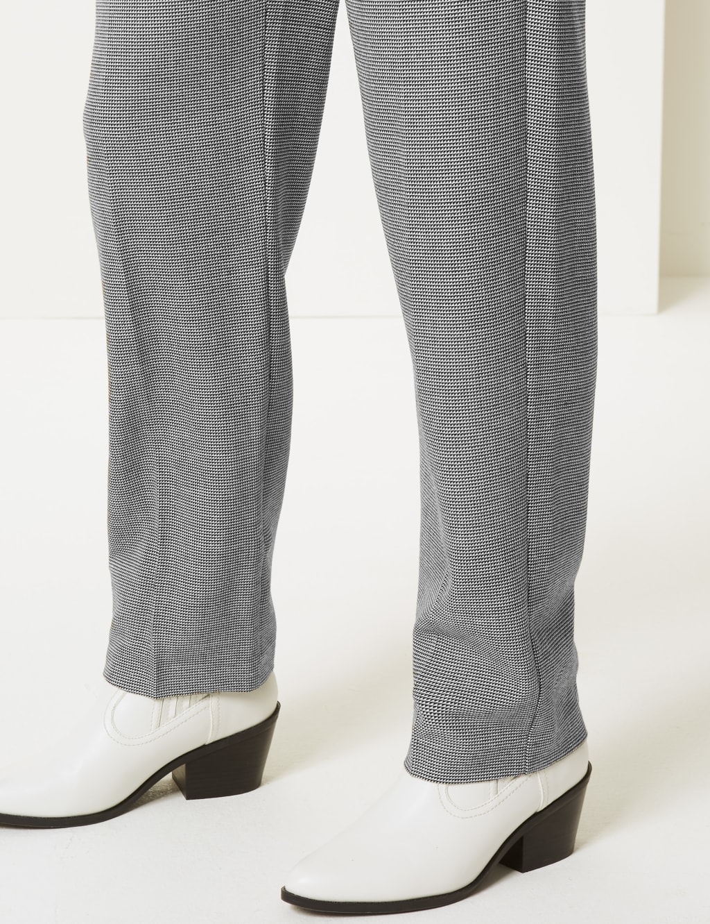 Relaxed Straight Leg Checked Trousers 6 of 7