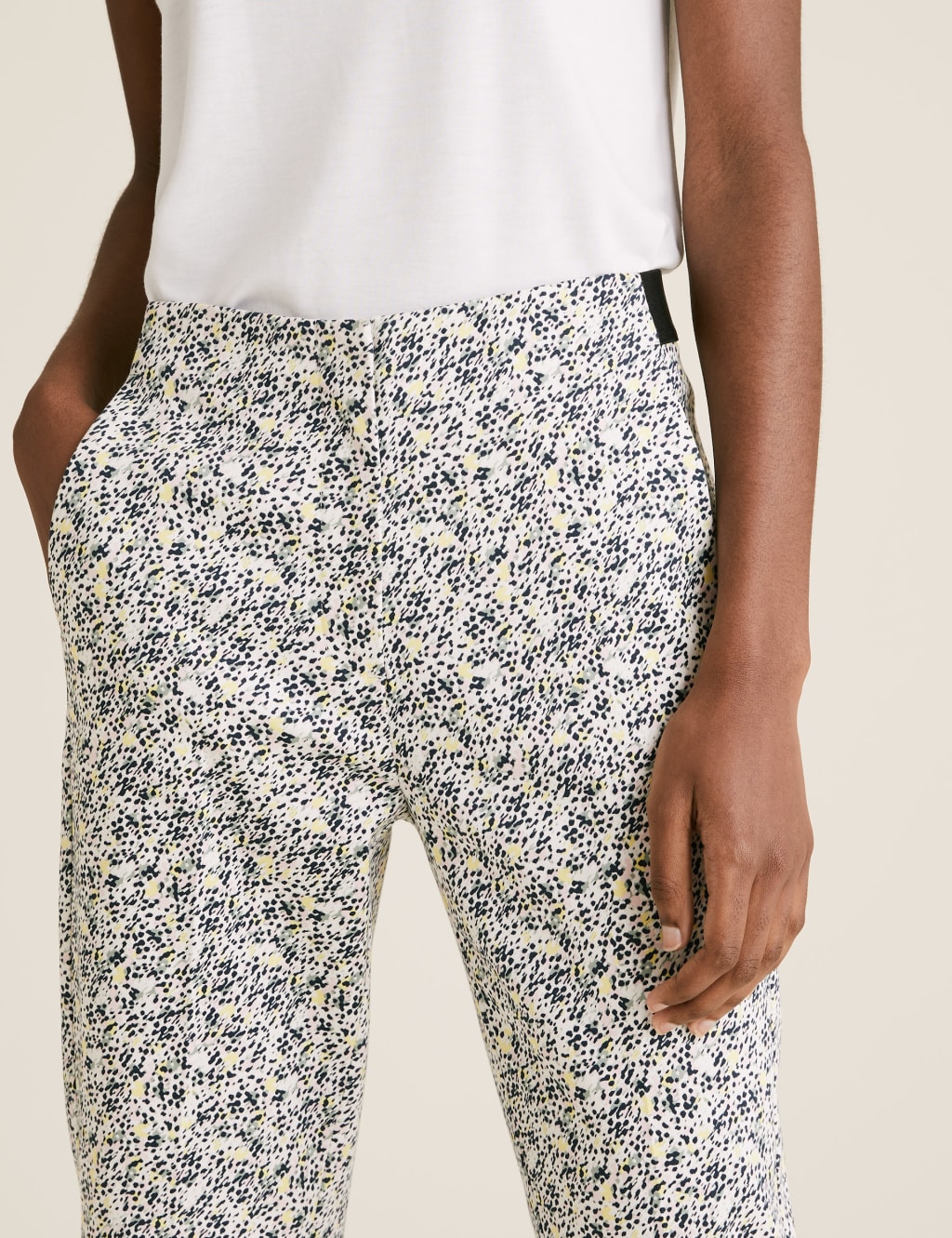 Cotton Printed Slim Fit Cropped Trousers 3 of 5
