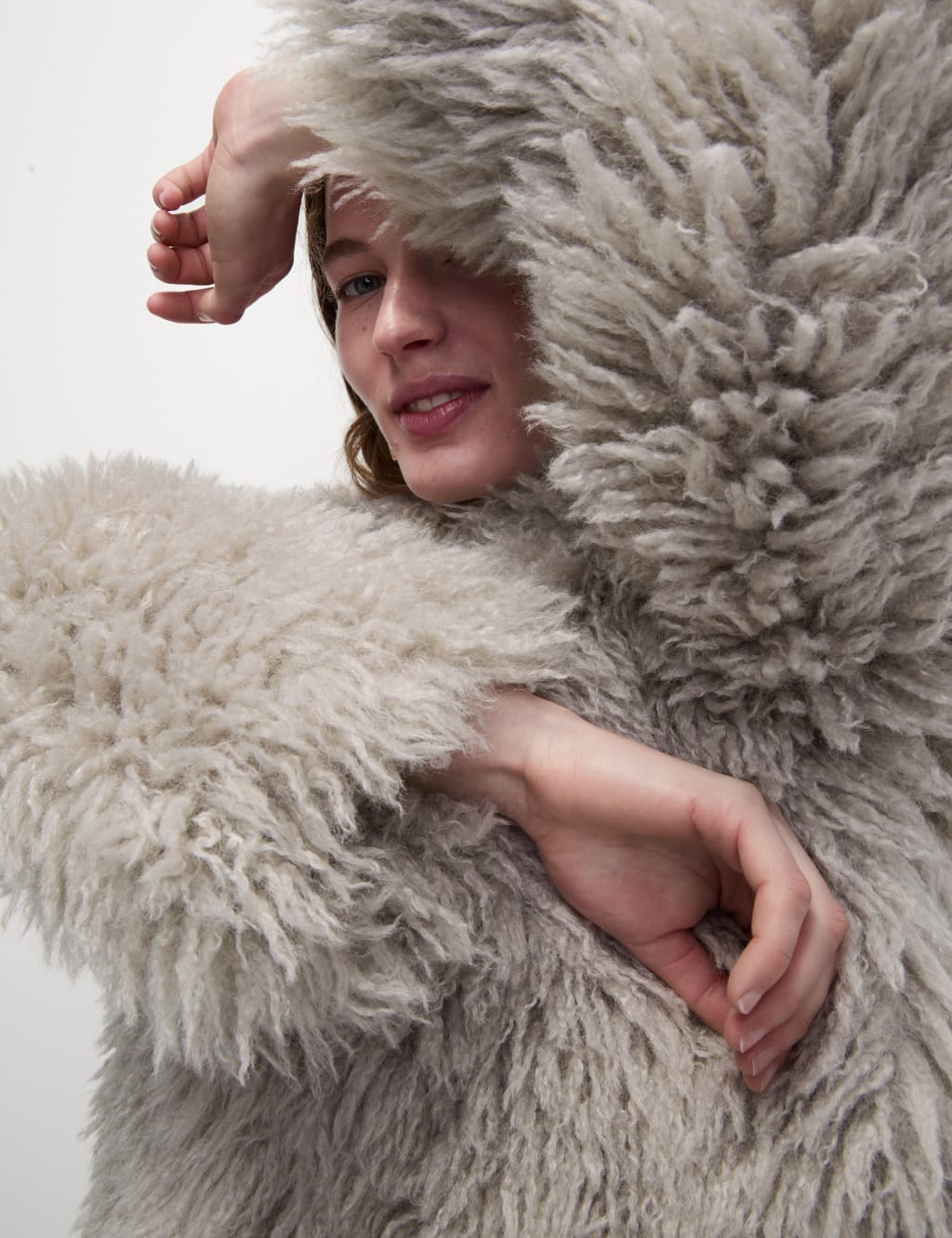 Short coat with fur hood hotsell