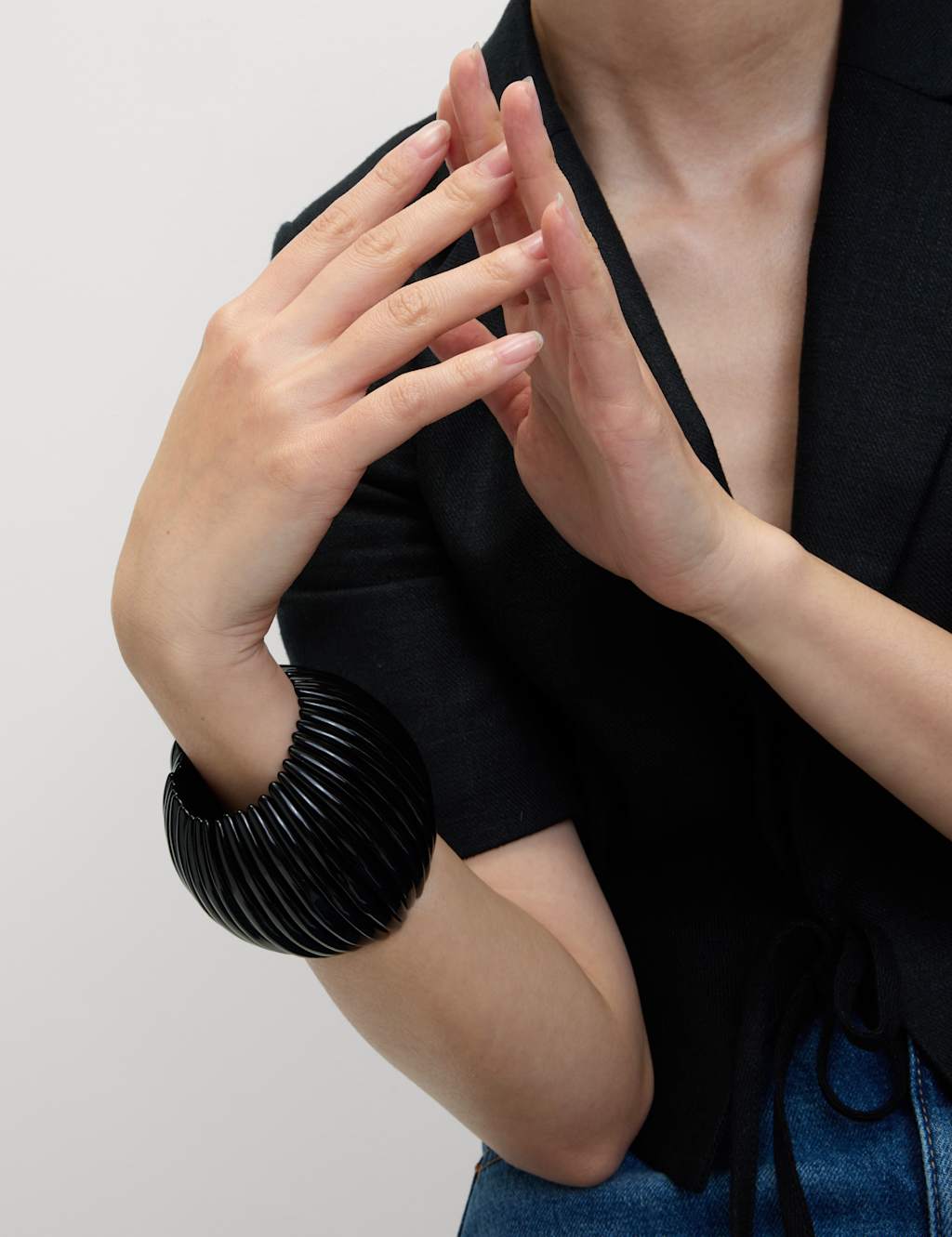 Black Oversized Ridge Wristwear 3 of 4
