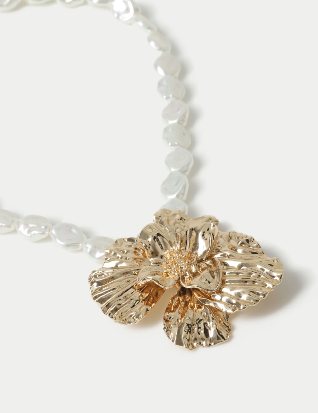 Pearl Casted Flower Necklace 2 of 2