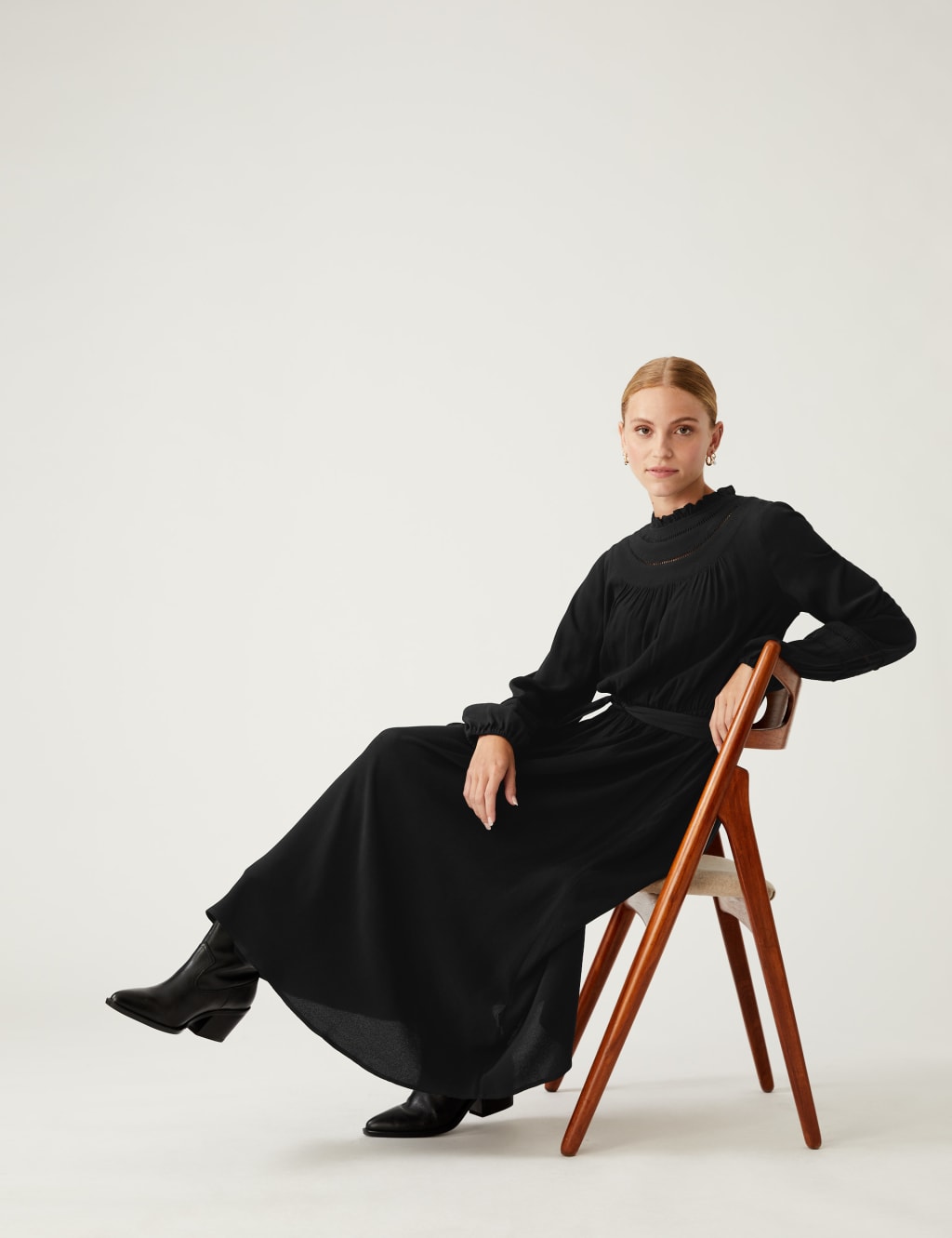 Round Neck Belted Midi Column Dress 6 of 6