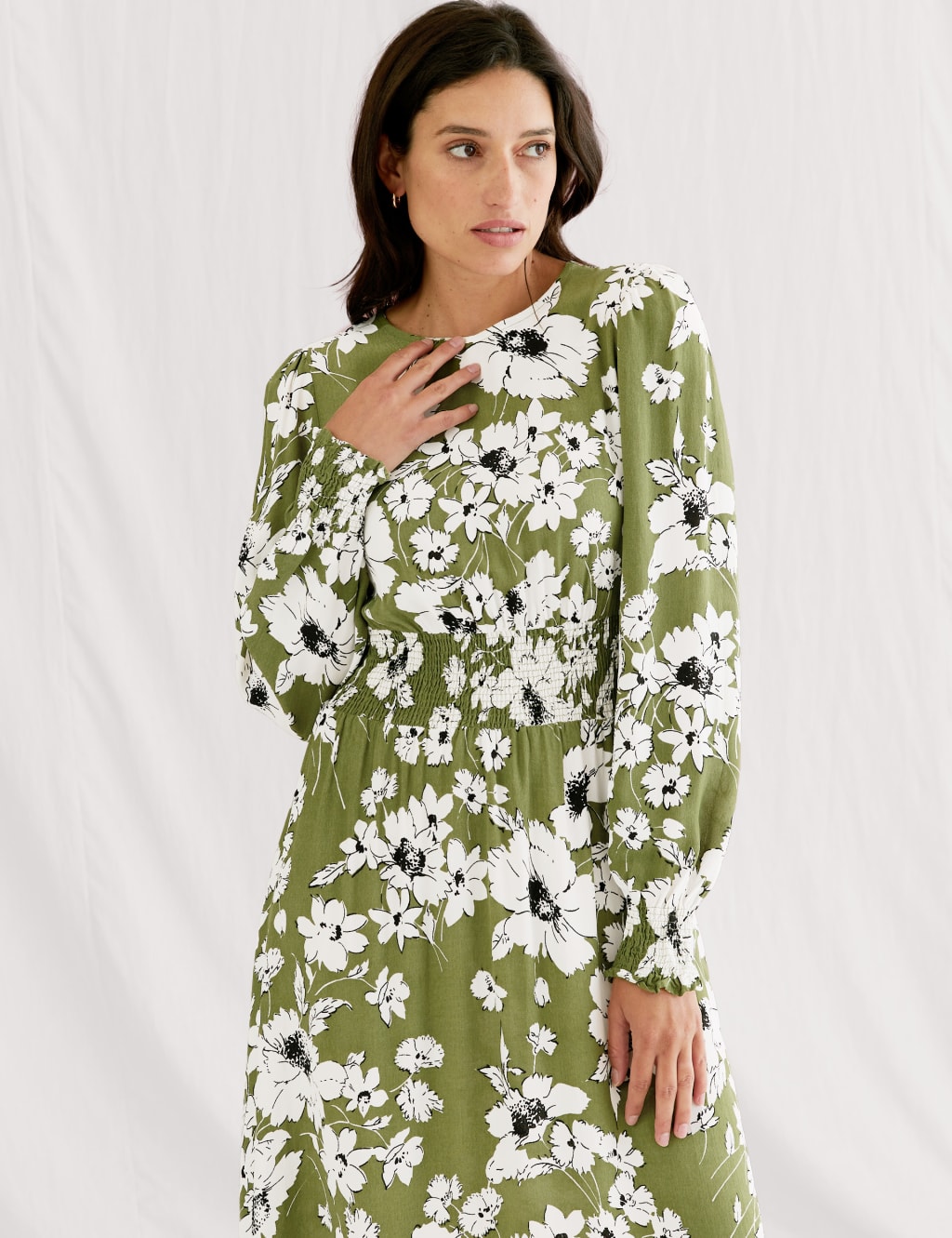 Floral Shirred Midi Waisted Dress 6 of 7