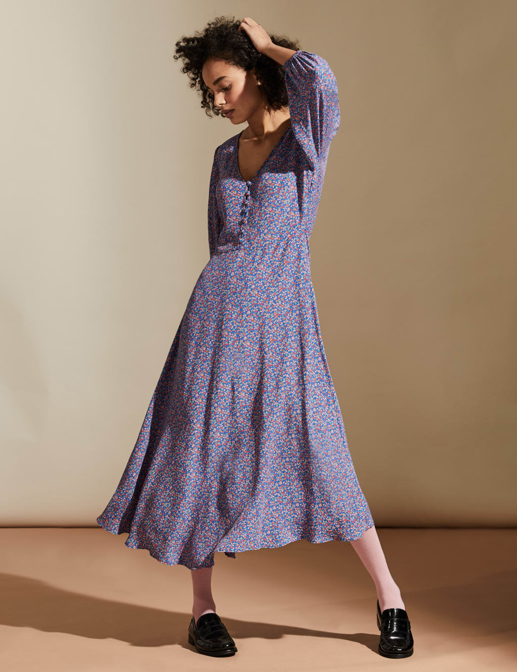 Ditsy Floral V-Neck Midaxi Tea Dress 3 of 7