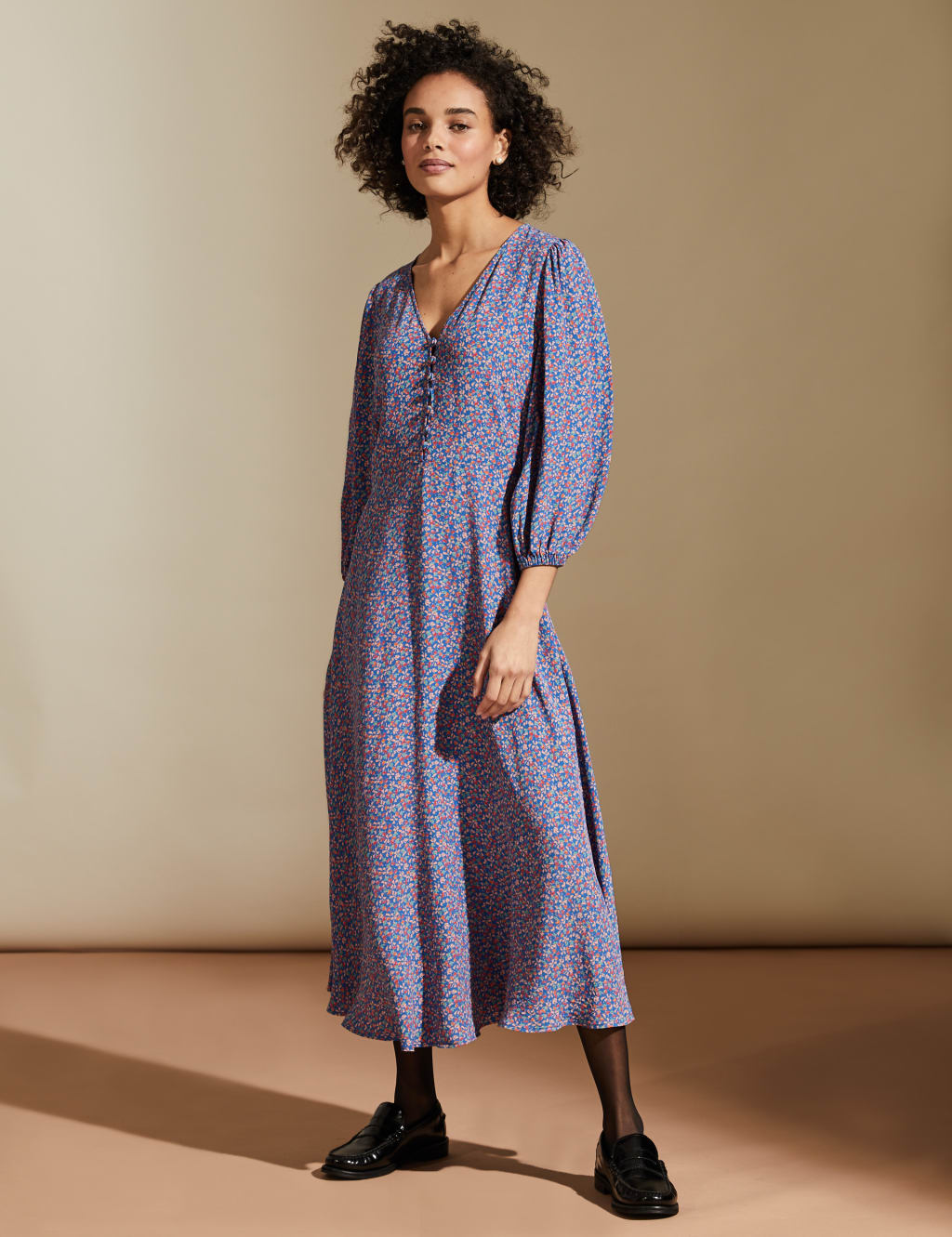 Ditsy Floral V-Neck Midaxi Tea Dress 4 of 7
