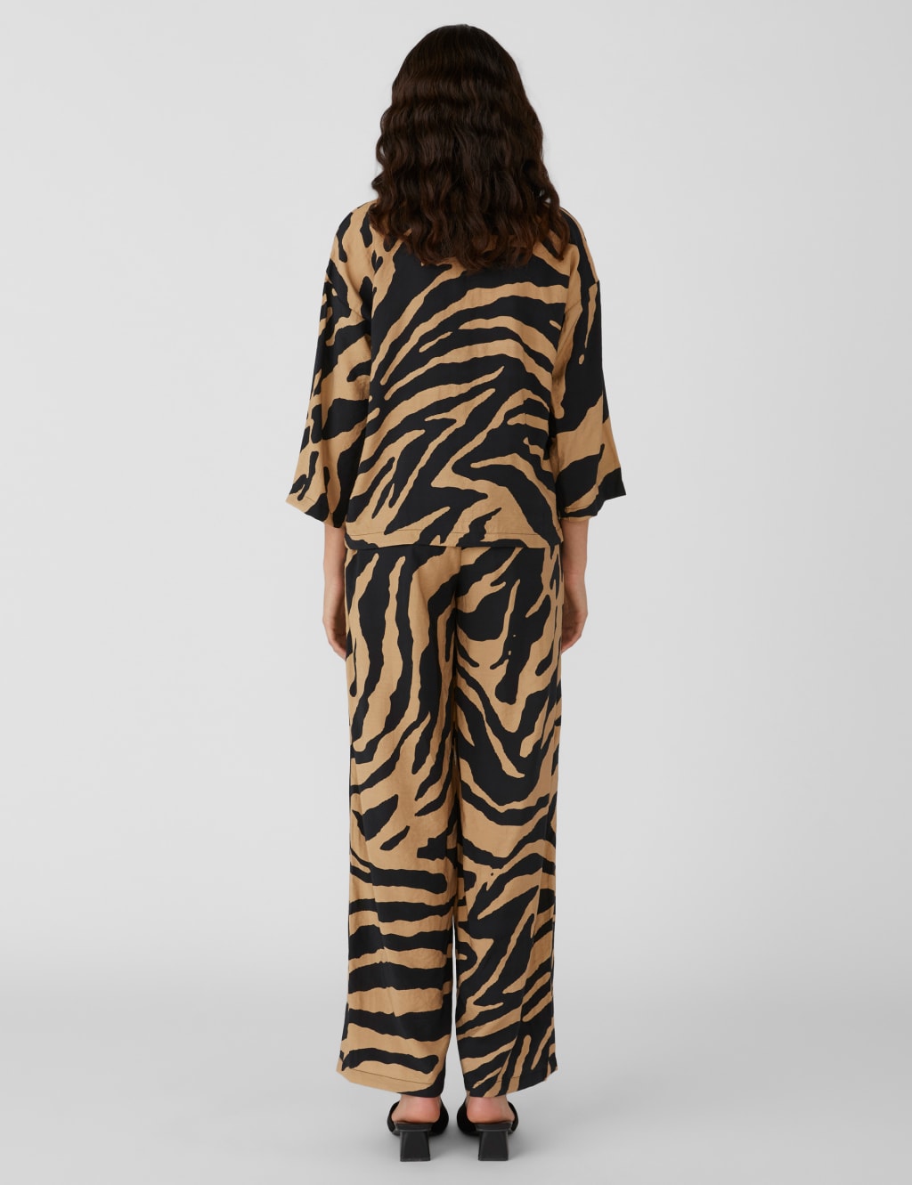 Animal Print V-Neck 3/4 Sleeve Shirt 3 of 4