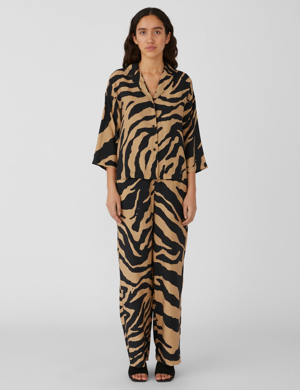 Animal Print V-Neck 3/4 Sleeve Shirt 4 of 4